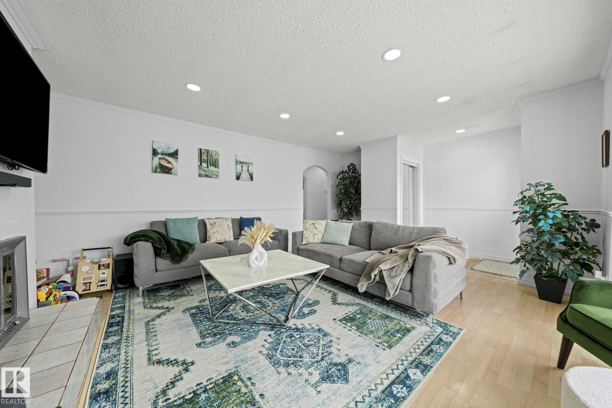 Photo 7 at 5418 17a Avenue NW, Meyokumin, Edmonton