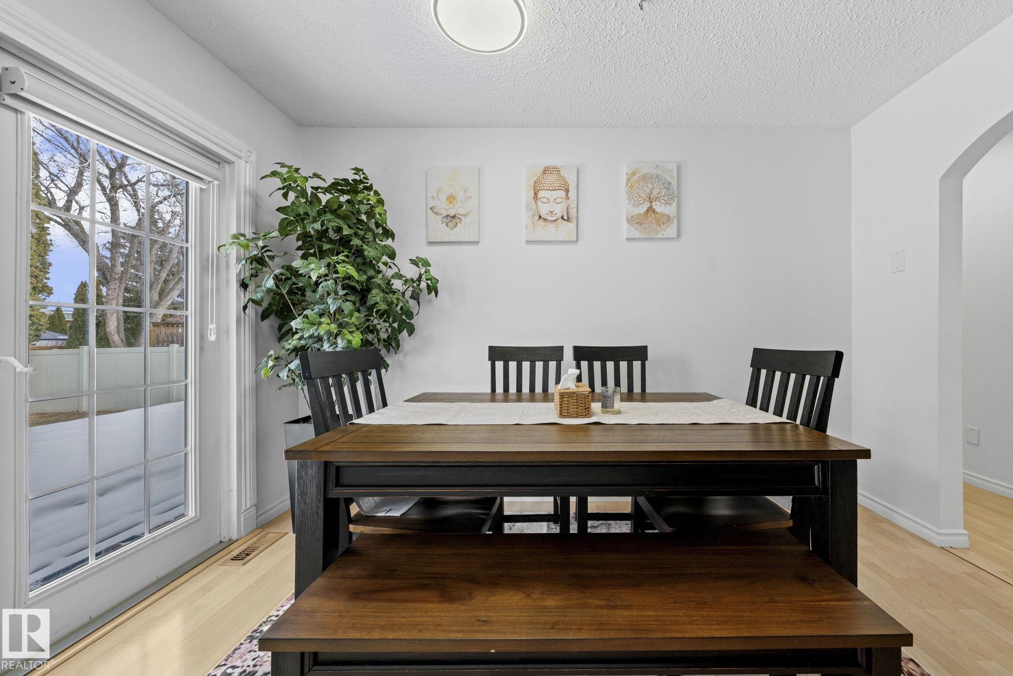 Photo 10 at 5418 17a Avenue NW, Meyokumin, Edmonton