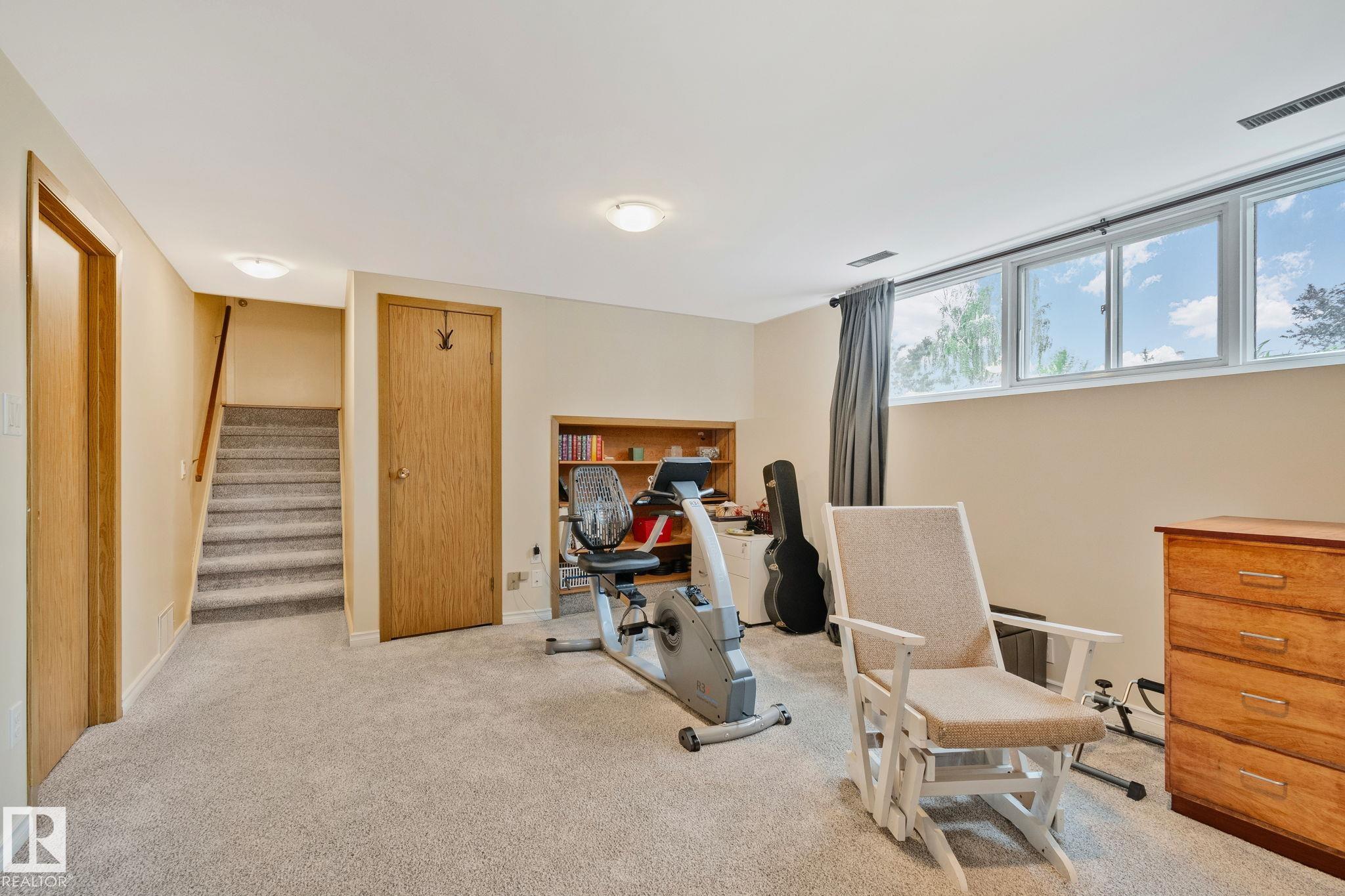 https://zimg.paragon.ice.com/ParagonImages/Property/PM/RAE/225410559/27/0/0/d7b7839bc44bd92250389460501b209c/1/4a00bf884f35ff92de289f96ccdeb5de/225410559-1d0c087b-99b3-45cc-96f1-0a75210254d5.JPG