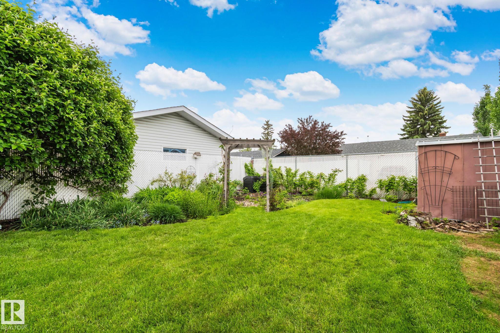 https://zimg.paragon.ice.com/ParagonImages/Property/PM/RAE/225410559/31/0/0/4dc29715d32ee2df25bf5970e78ef8b5/1/4a00bf884f35ff92de289f96ccdeb5de/225410559-4b9ef0d8-1d41-441b-820d-9cd5ca5c3392.JPG