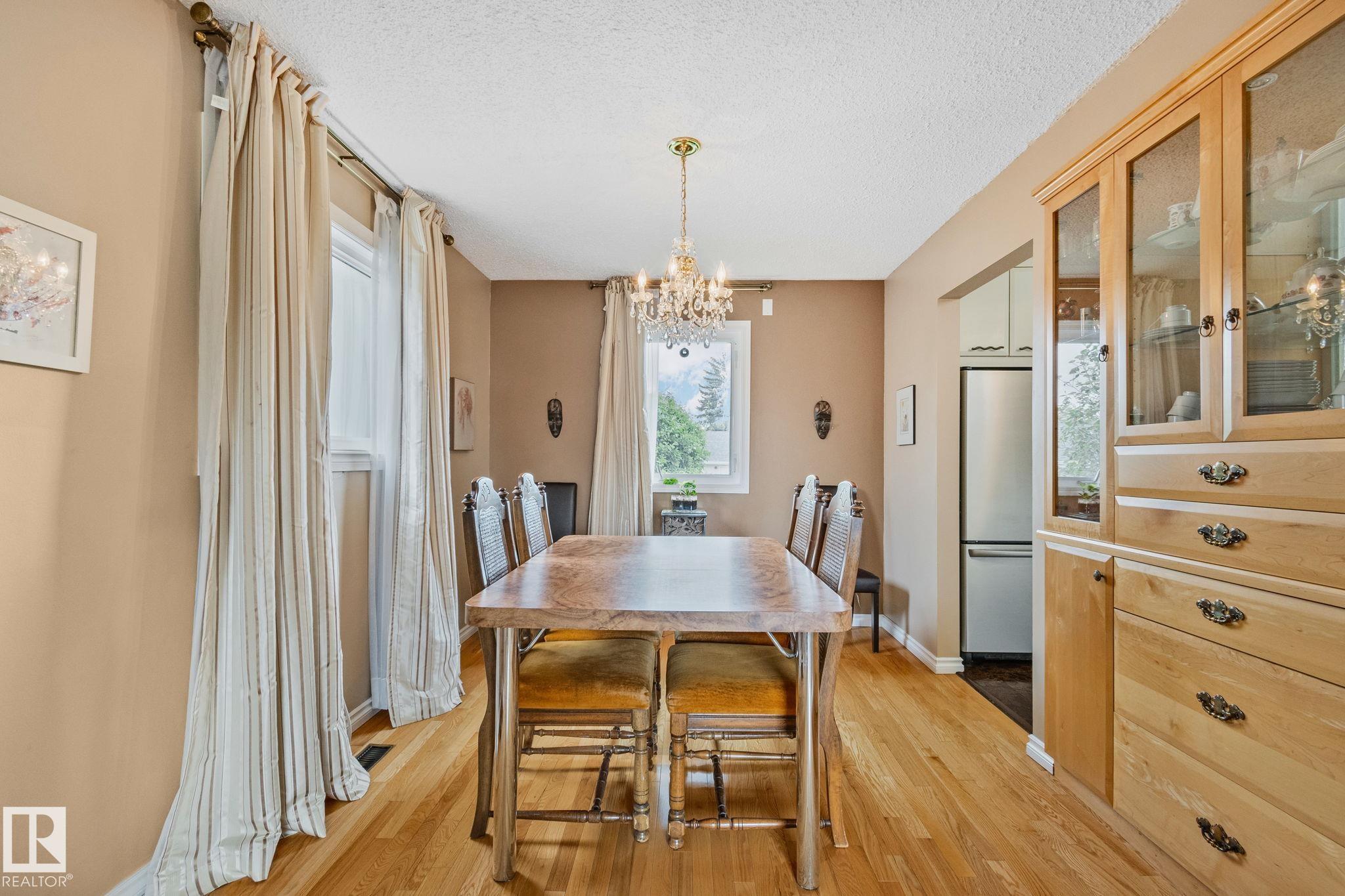 https://zimg.paragon.ice.com/ParagonImages/Property/PM/RAE/225410559/6/0/0/68ec80fac8ee433dfee9e44840c6ee5c/1/4a00bf884f35ff92de289f96ccdeb5de/225410559-5775fe23-fbe5-4a2f-ae6e-20dd837f2db3.JPG