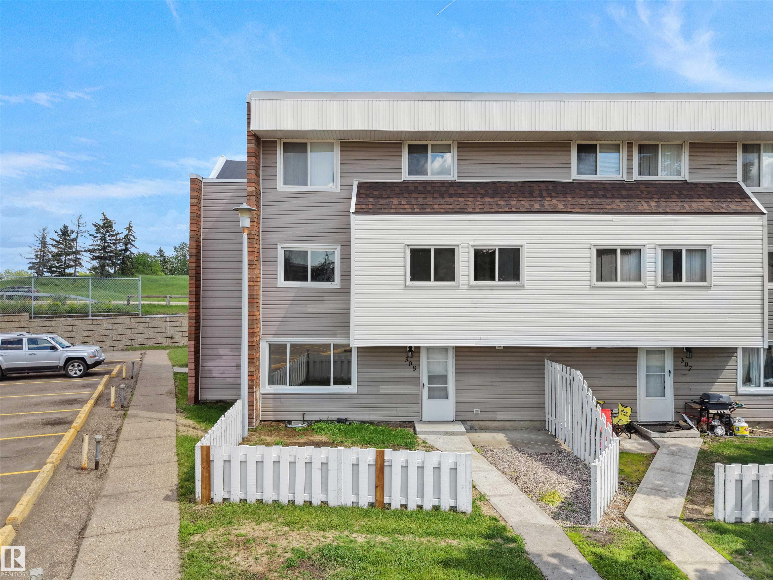 https://zimg.paragon.ice.com/ParagonImages/Property/PM/RAE/225410562/37/0/0/685029fd81991ef7b27245c093955db3/1/8b850fcd5692432a35f028d93eb3e3e7/225410562-5BE812E5-754C-44AA-ADCC-FF1FDF039C04.JPG