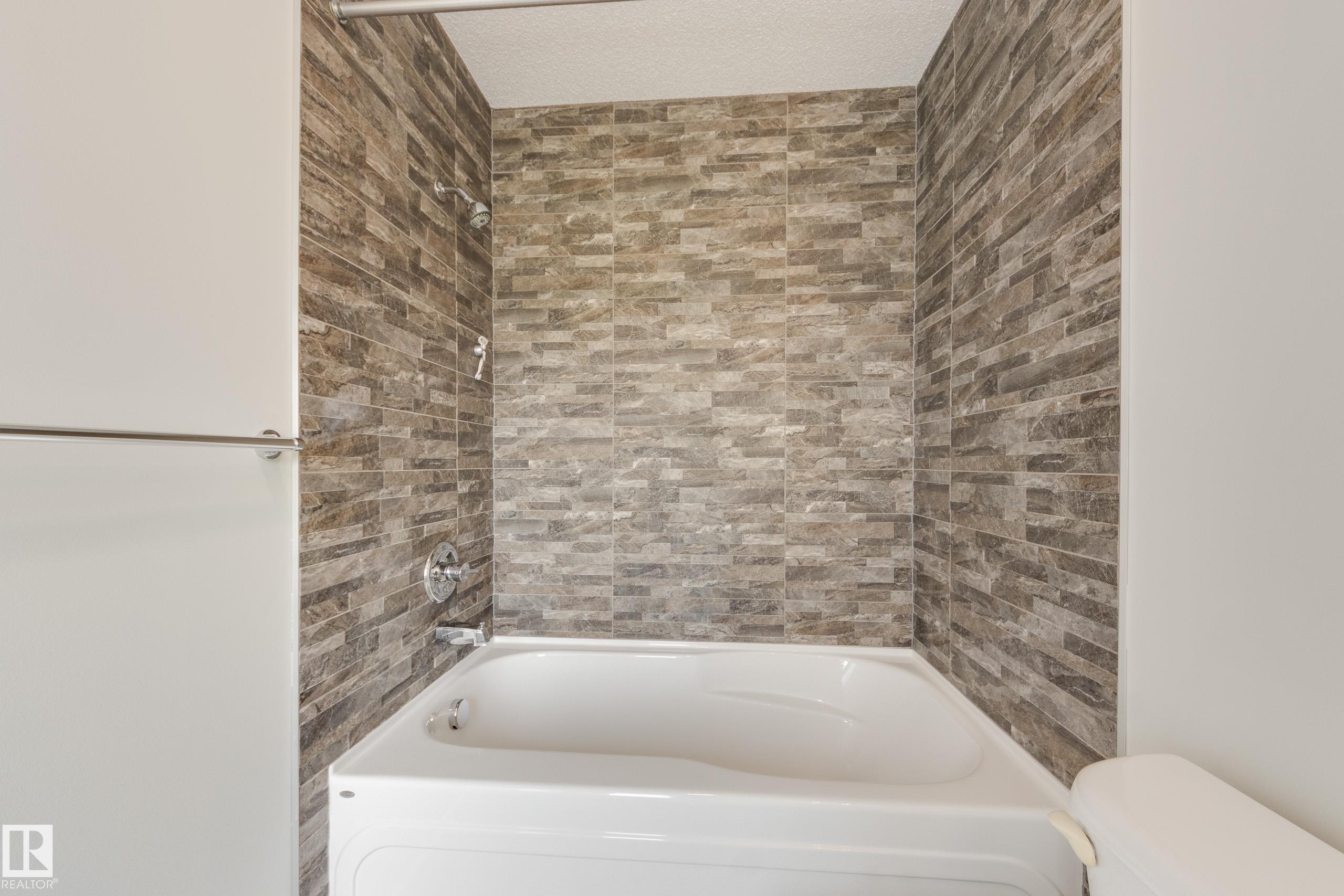 https://zimg.paragon.ice.com/ParagonImages/Property/PM/RAE/225410568/39/0/0/6bb21806cd711d535102d805f570dab6/1/31a4d55463c6dc5058ad326d0b7dcd06/225410568-7f6de3ea-5a83-46d2-b45c-83cf3118e834.JPG