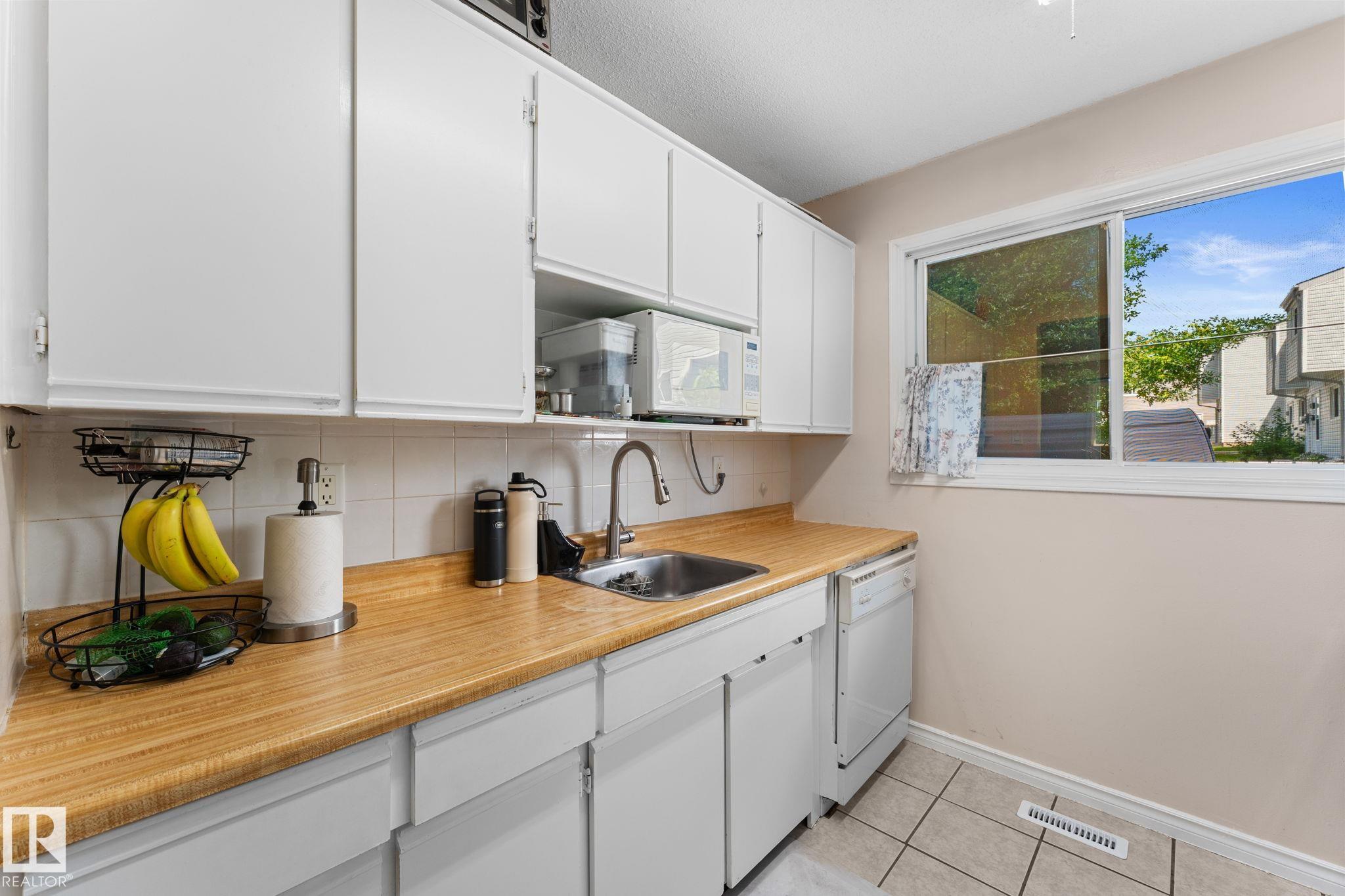 https://zimg.paragon.ice.com/ParagonImages/Property/PM/RAE/225410588/10/0/0/81b1bfdace14e59244caea45801cfc3a/1/40627dd28ebc5afe3a8cf1a27bb99564/225410588-ef2506fc-3800-4c13-a8af-20bbe5e06e4c.JPG