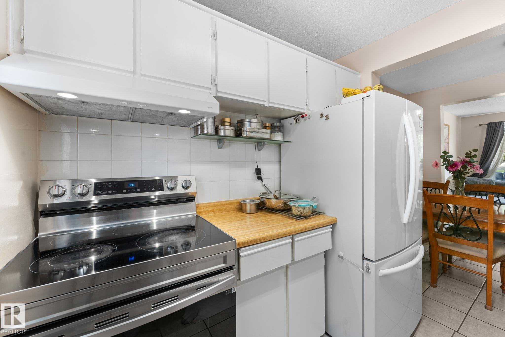 https://zimg.paragon.ice.com/ParagonImages/Property/PM/RAE/225410588/11/0/0/f95859d1f642b06b81f4f615702ea3a4/1/40627dd28ebc5afe3a8cf1a27bb99564/225410588-f7ffd077-6f98-4961-a75b-5a6190e818e5.JPG