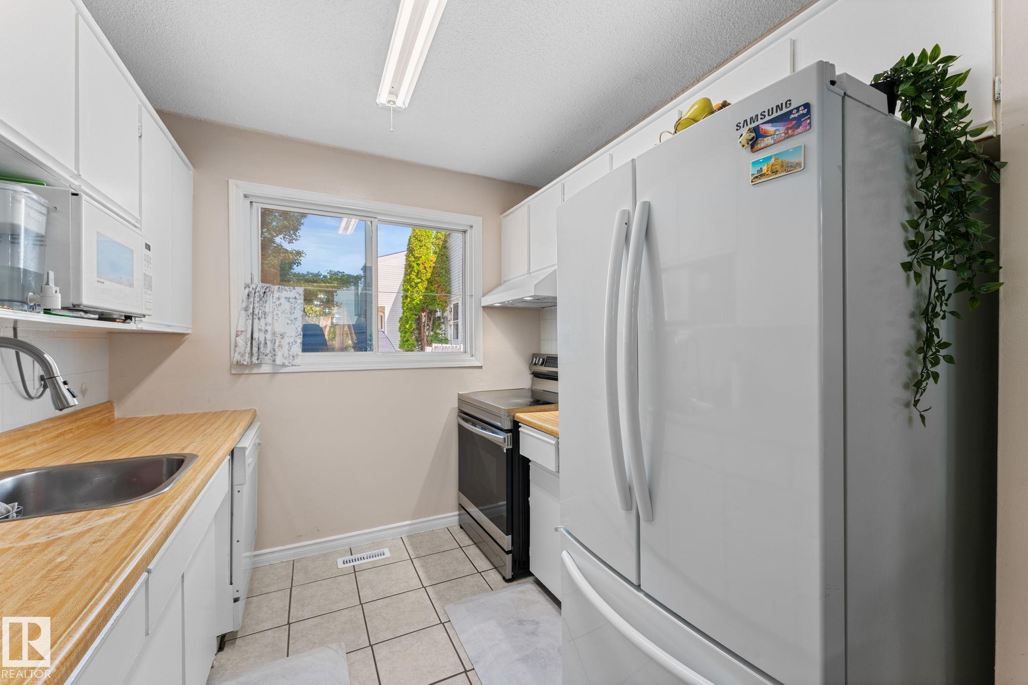 https://zimg.paragon.ice.com/ParagonImages/Property/PM/RAE/225410588/12/0/0/7d5ec22d99f7b389bbe50d07f260aa83/1/40627dd28ebc5afe3a8cf1a27bb99564/225410588-ef743e6c-d72b-46e6-b3d0-422f75ff2d5b.JPG