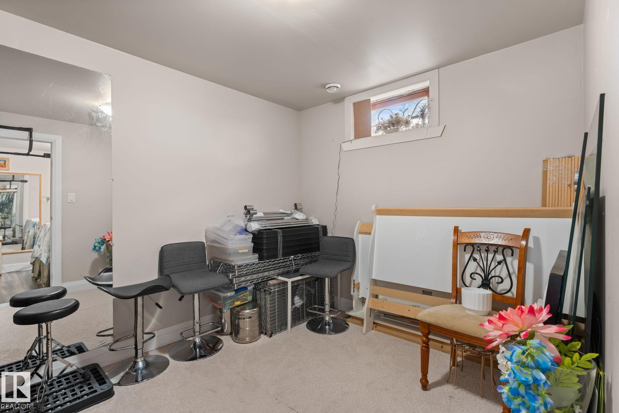 https://zimg.paragon.ice.com/ParagonImages/Property/PM/RAE/225410588/31/0/0/1d26af25eaa6d24c0c0bd47f433b50c5/1/40627dd28ebc5afe3a8cf1a27bb99564/225410588-15130c8f-64ec-43e1-9c22-cce98a8c8c2f.JPG