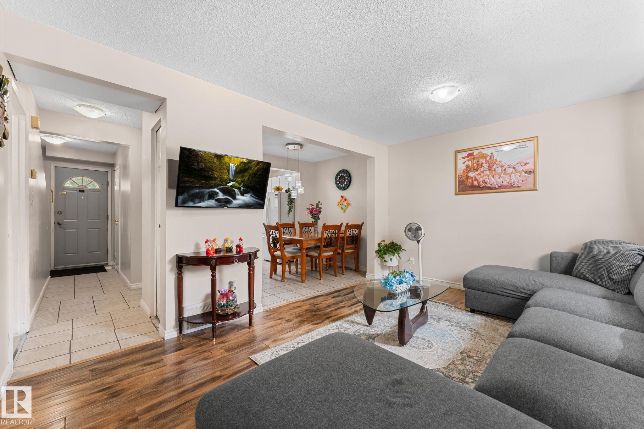 https://zimg.paragon.ice.com/ParagonImages/Property/PM/RAE/225410588/7/0/0/bb330f98d14c5d016a1c08eb654cd541/1/40627dd28ebc5afe3a8cf1a27bb99564/225410588-a7e3f14b-97e5-4bae-801b-0a0ed5dc0619.JPG
