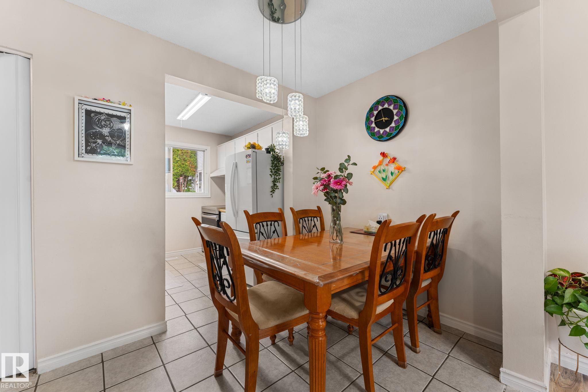https://zimg.paragon.ice.com/ParagonImages/Property/PM/RAE/225410588/8/0/0/a4370fe772861b5b6efb28db4f4ba085/1/40627dd28ebc5afe3a8cf1a27bb99564/225410588-6a13d854-006b-4c9f-8570-5afb87ce3bb9.JPG