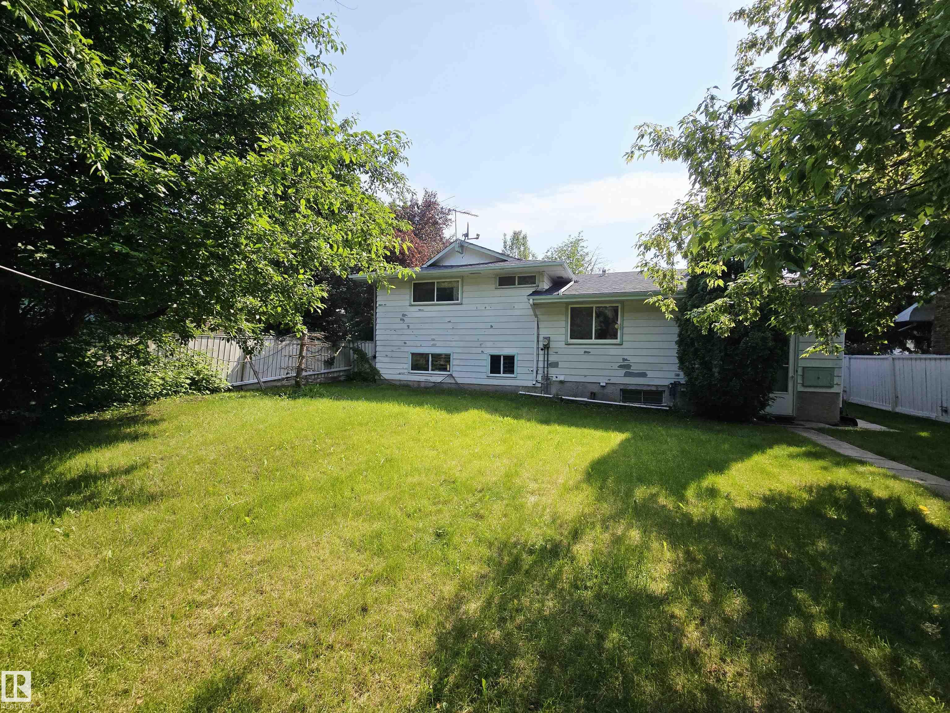 Picture for 5012 143 ST NW