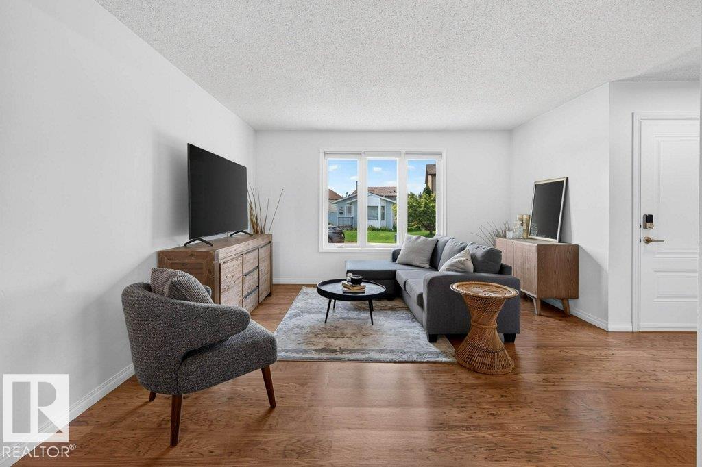 Photo 11 at 3610 42 Avenue NW, Kiniski Gardens, Edmonton