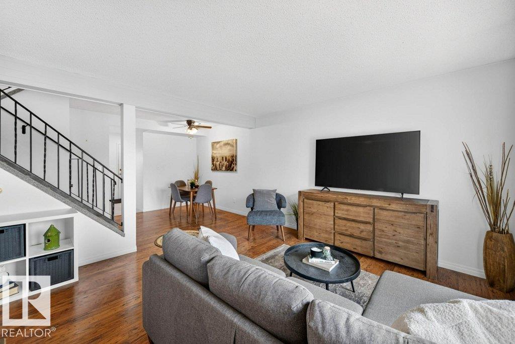Photo 13 at 3610 42 Avenue NW, Kiniski Gardens, Edmonton