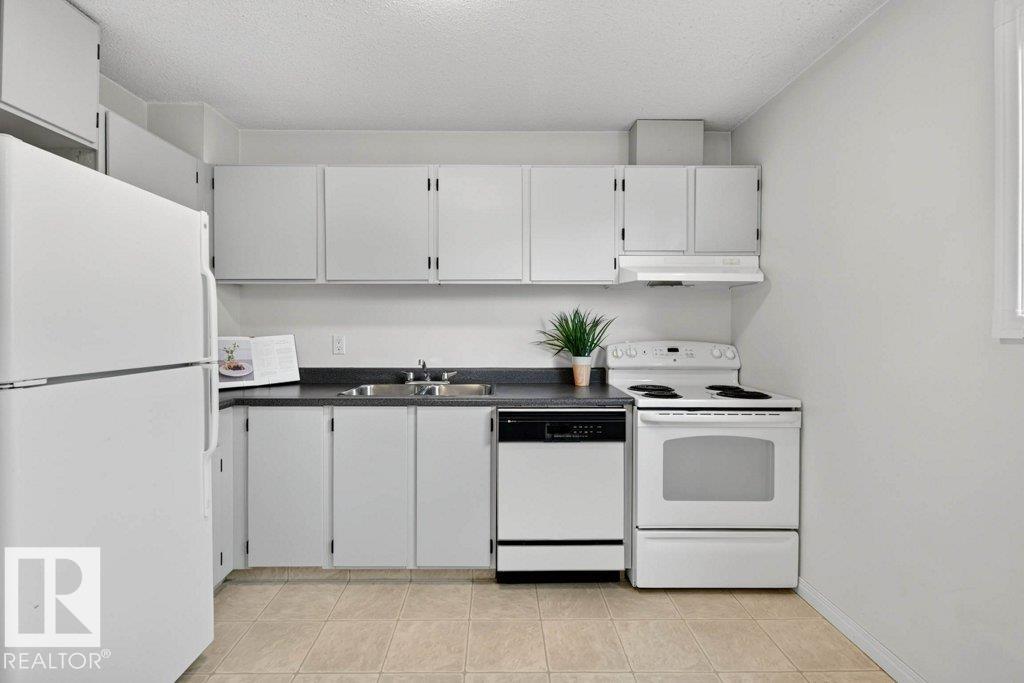 Photo 20 at 3610 42 Avenue NW, Kiniski Gardens, Edmonton