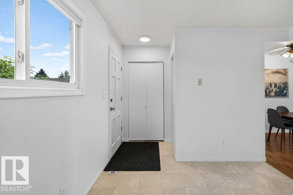 Photo 22 at 3610 42 Avenue NW, Kiniski Gardens, Edmonton