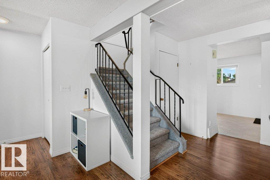 Photo 24 at 3610 42 Avenue NW, Kiniski Gardens, Edmonton