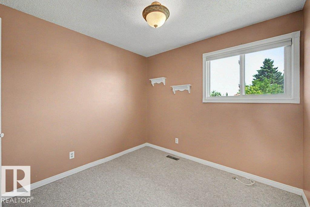 Photo 29 at 3610 42 Avenue NW, Kiniski Gardens, Edmonton