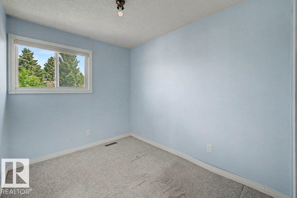 Photo 31 at 3610 42 Avenue NW, Kiniski Gardens, Edmonton