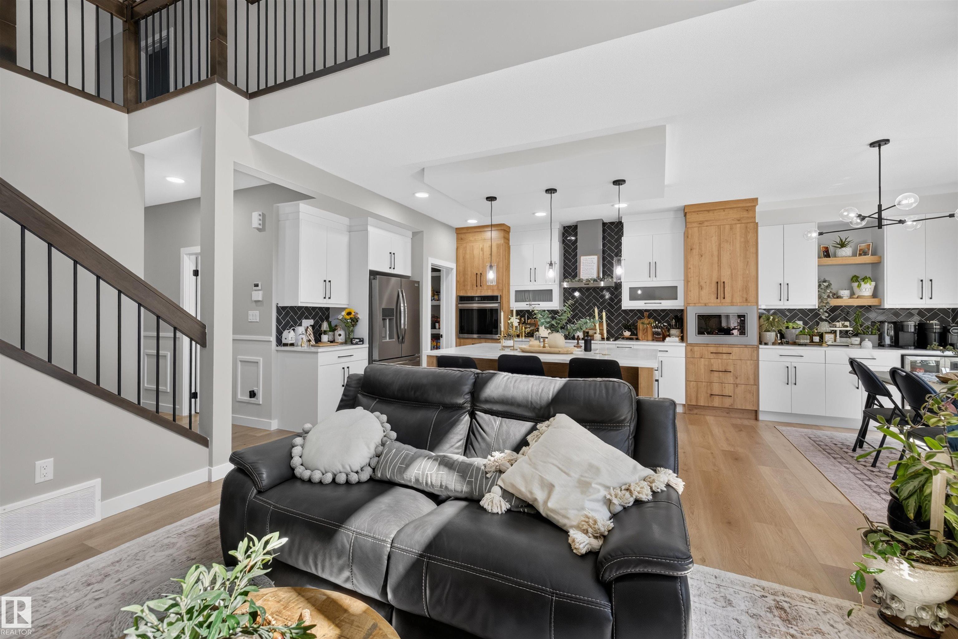 https://zimg.paragon.ice.com/ParagonImages/Property/PM/RAE/225410598/11/0/0/97d81377b905e77914ecc33461531614/1/cdab2ac28ab42bf1683a959c2ecf7c5b/225410598-b28a75d4-20e2-49d5-b2aa-5df10cd694b6.JPG