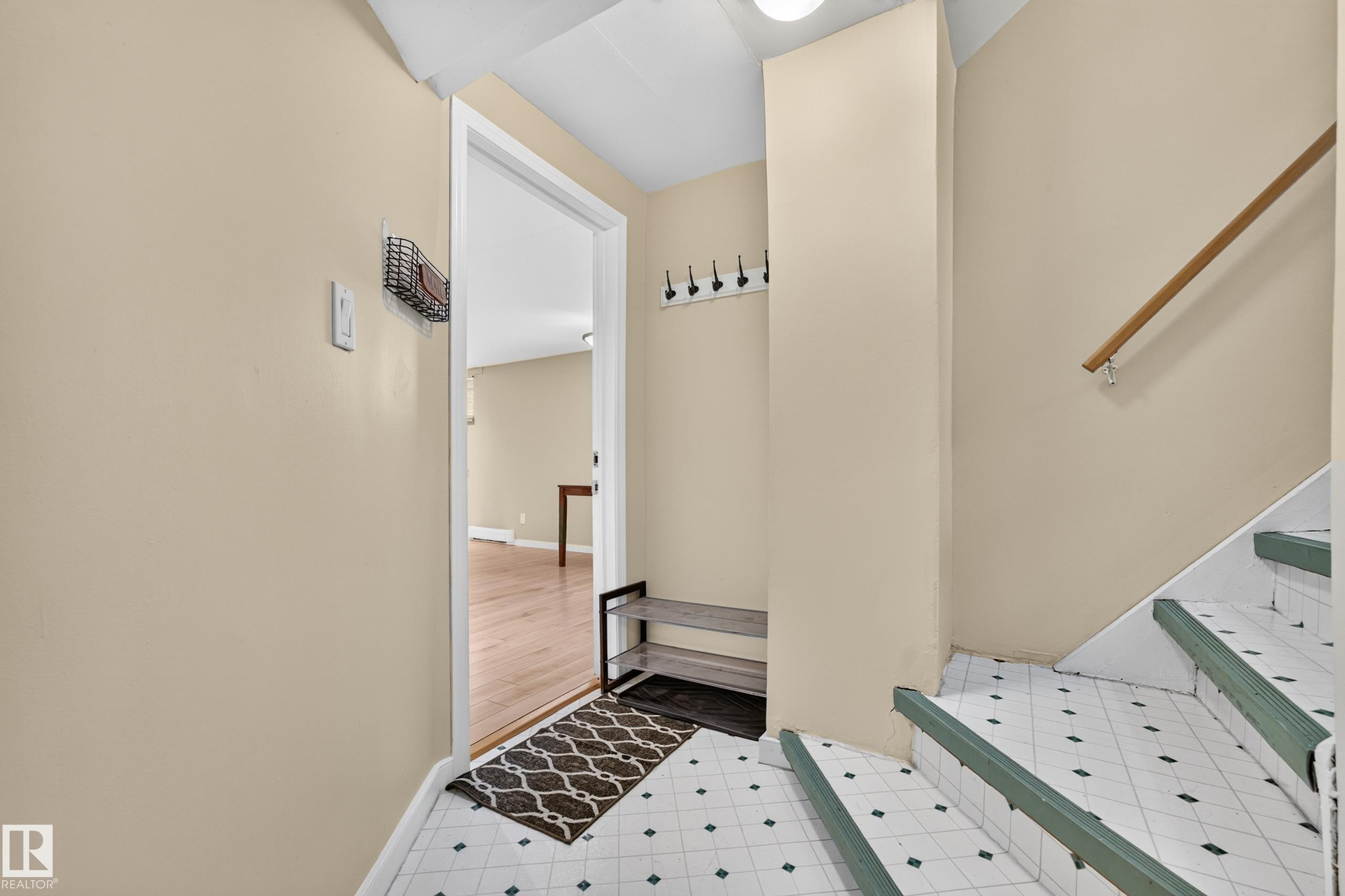 https://zimg.paragon.ice.com/ParagonImages/Property/PM/RAE/225410602/28/0/0/db25f08f2ae0f8031393f3e5d1eacc3b/1/514fbc124058ace6385fb24dfcf2e254/225410602-087b2e0a-951b-4309-b681-fc9958b183b9.JPG