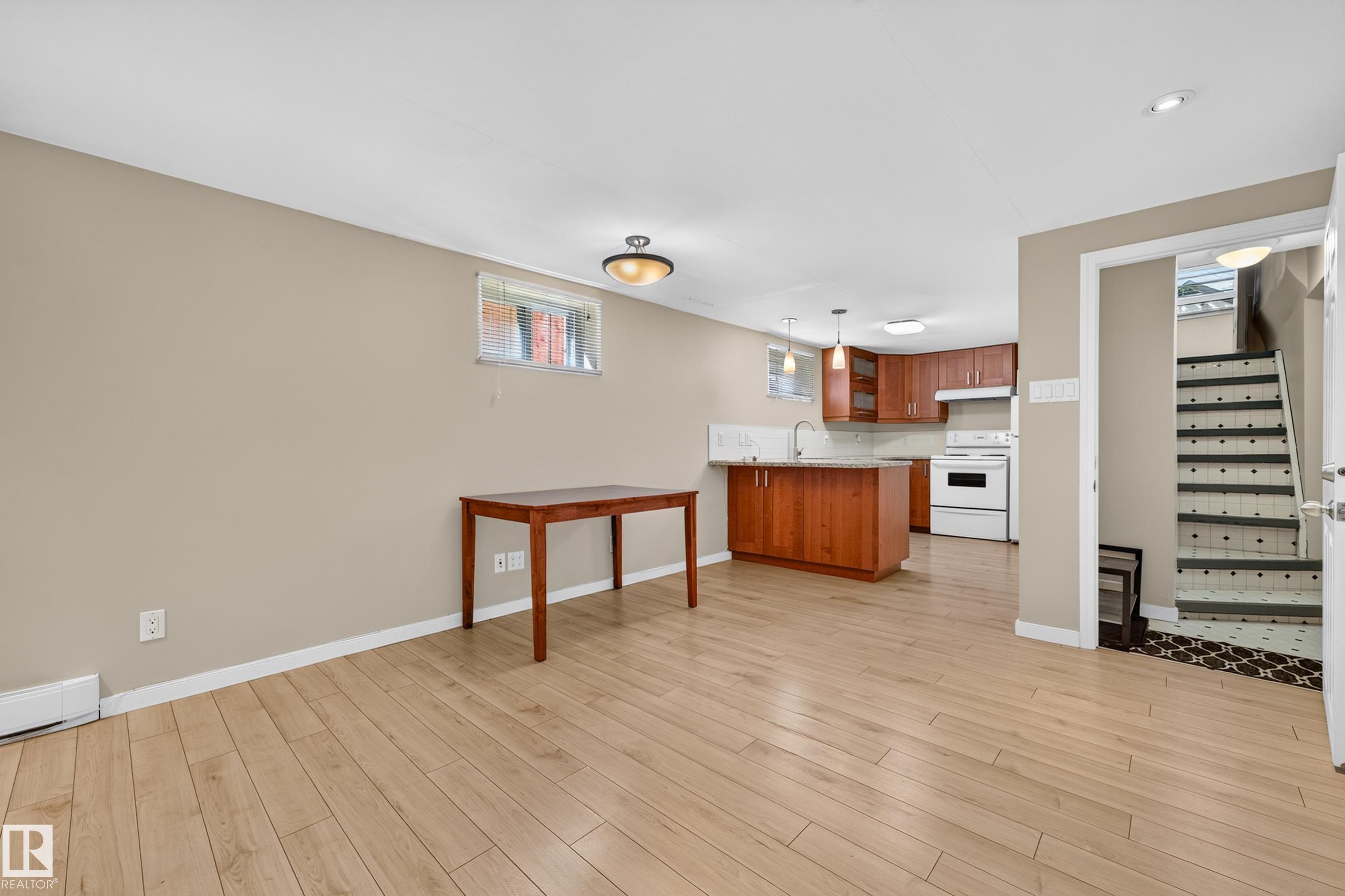https://zimg.paragon.ice.com/ParagonImages/Property/PM/RAE/225410602/33/0/0/0509fb35cb478dbf4e23ab83fe2e93d0/1/514fbc124058ace6385fb24dfcf2e254/225410602-d1e2252f-7cb4-42af-9d84-305f69f84d76.JPG