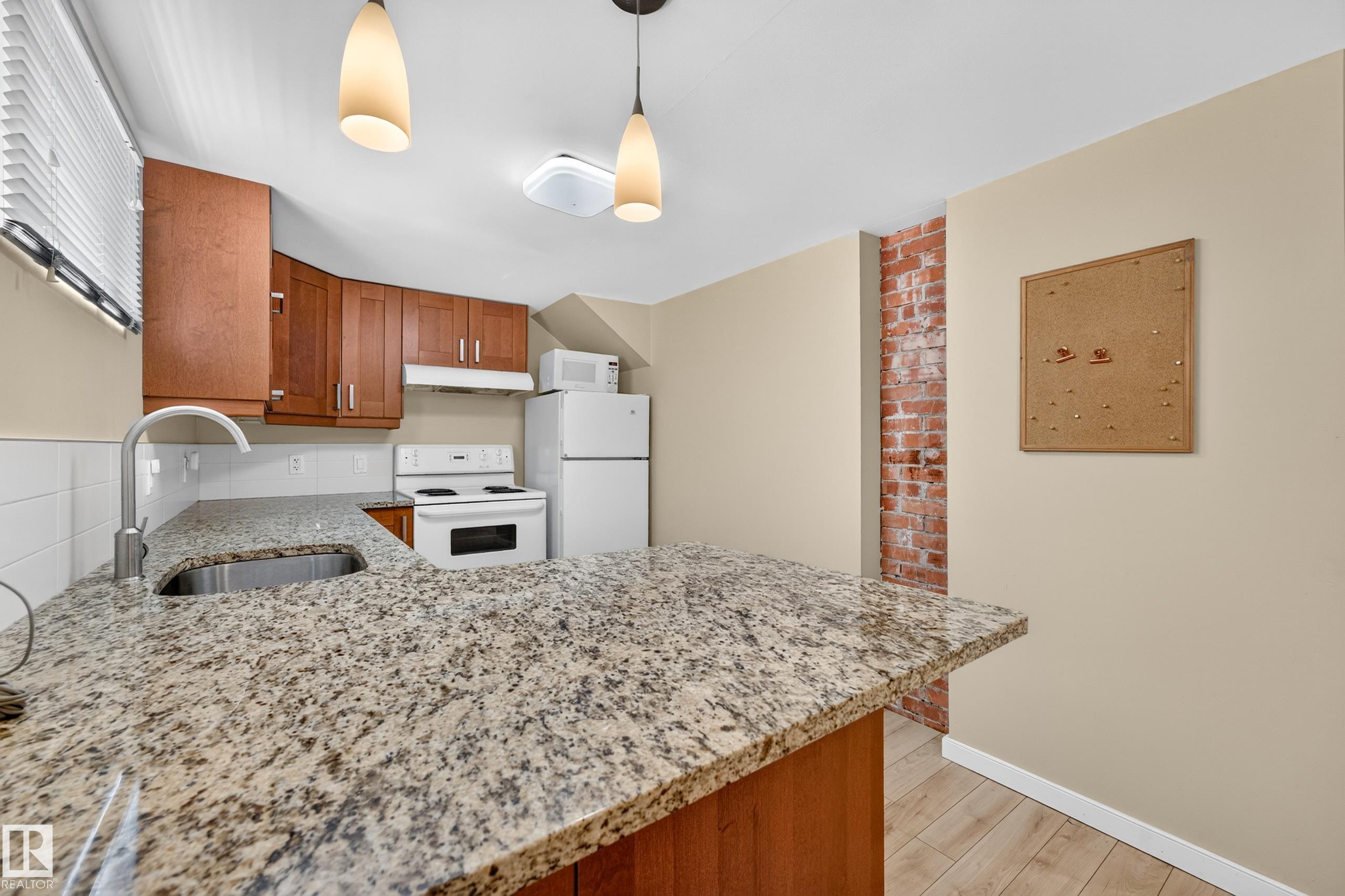 https://zimg.paragon.ice.com/ParagonImages/Property/PM/RAE/225410602/36/0/0/0a0d990ff9e66a7ad878e7f81956baf9/1/514fbc124058ace6385fb24dfcf2e254/225410602-ea3a2af9-ed8b-46fb-a5cf-104f078e9f28.JPG