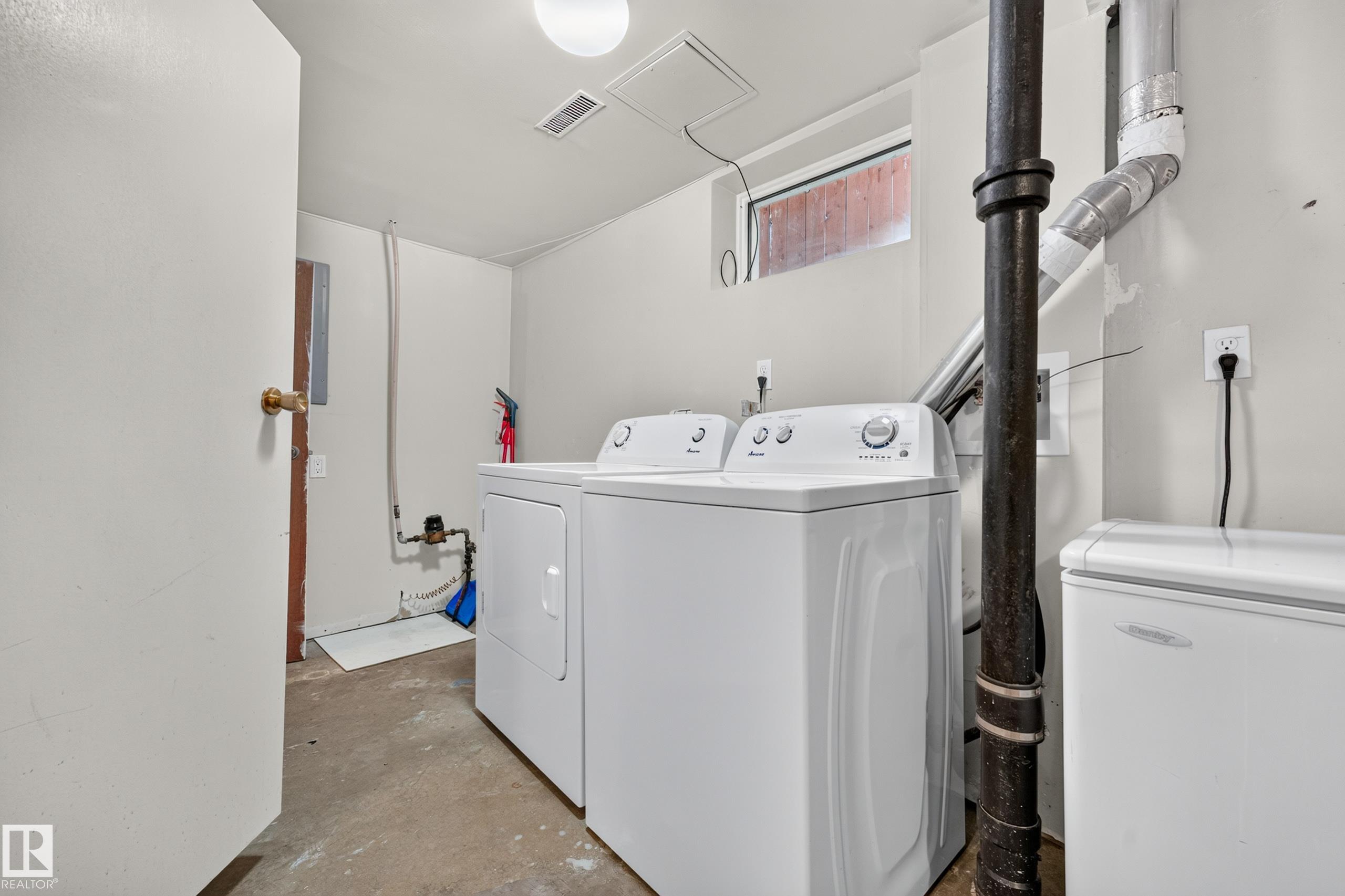 https://zimg.paragon.ice.com/ParagonImages/Property/PM/RAE/225410602/41/0/0/177a7cbd20a73b242d2c734f52064987/1/514fbc124058ace6385fb24dfcf2e254/225410602-6b49e19e-195c-4e56-ac11-0d2119e1cbf4.JPG