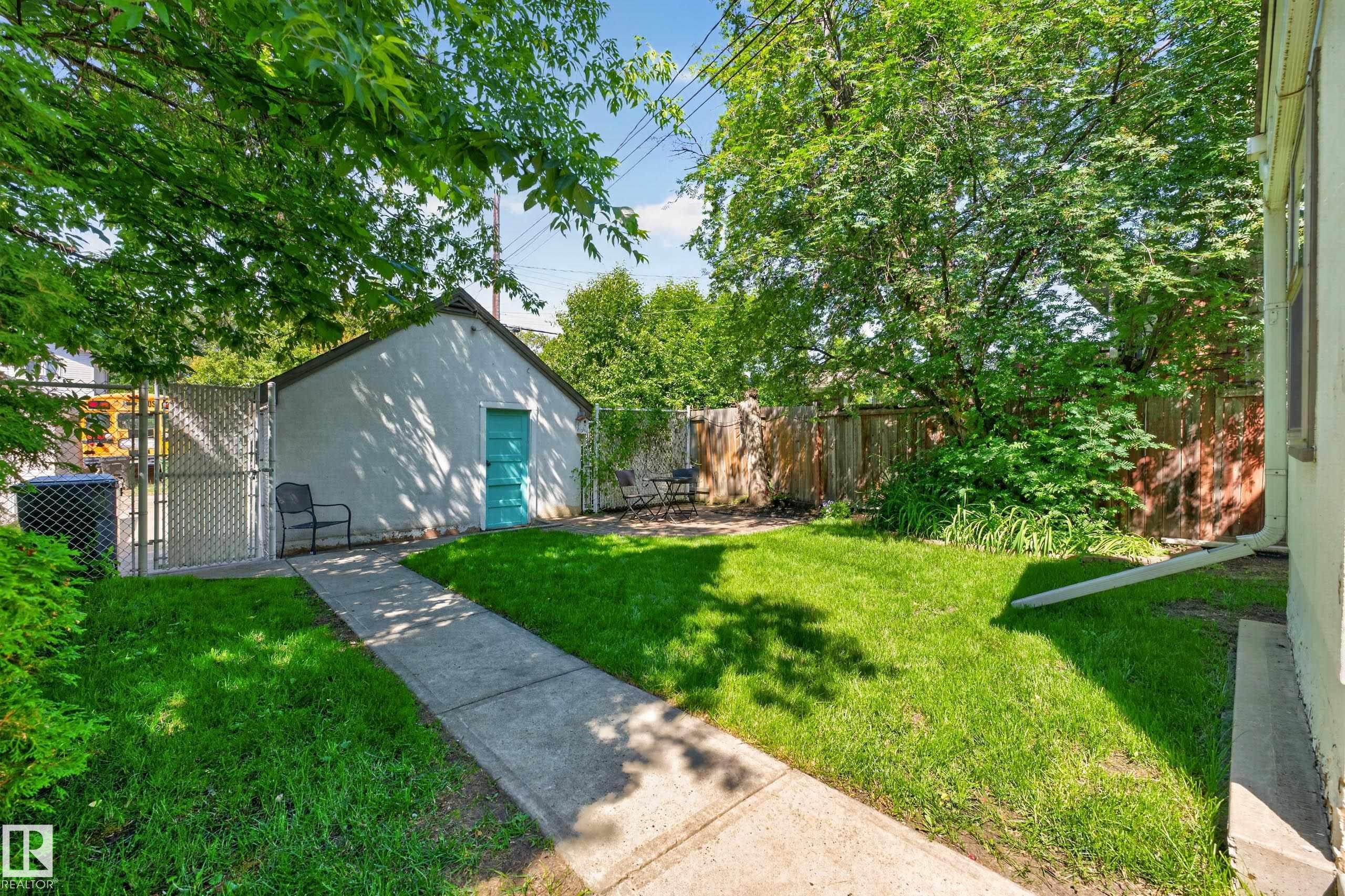 https://zimg.paragon.ice.com/ParagonImages/Property/PM/RAE/225410602/45/0/0/cdc226f4f7ccbf6413a9138449363db5/1/514fbc124058ace6385fb24dfcf2e254/225410602-7465f2a9-84a0-45d2-b33e-8cd9db8bbe7c.JPG