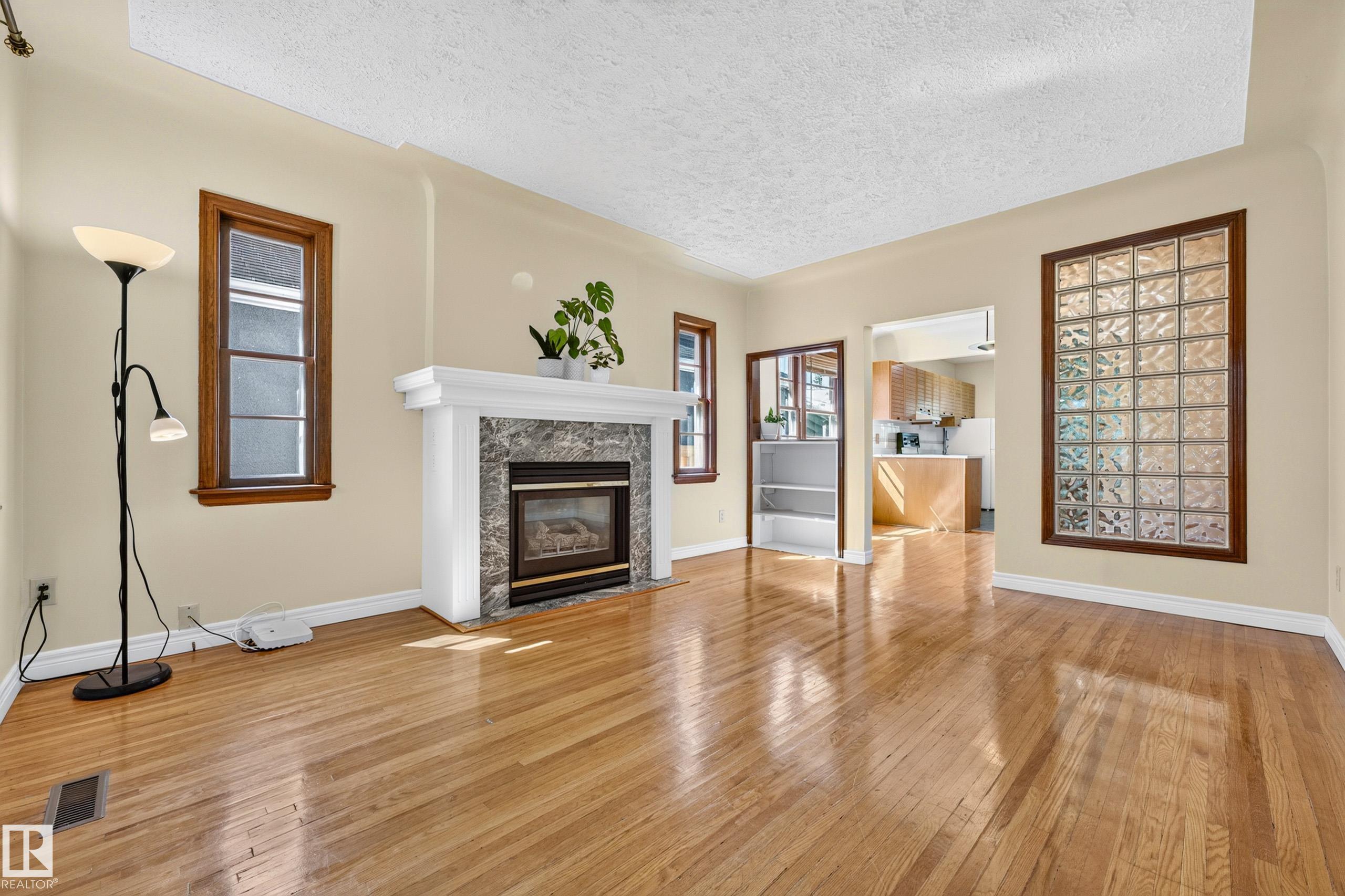 https://zimg.paragon.ice.com/ParagonImages/Property/PM/RAE/225410602/7/0/0/2ff9b2537f1153d65bdcfe311cd879b5/1/514fbc124058ace6385fb24dfcf2e254/225410602-e704119e-4974-488a-a315-491f924ea2c0.JPG