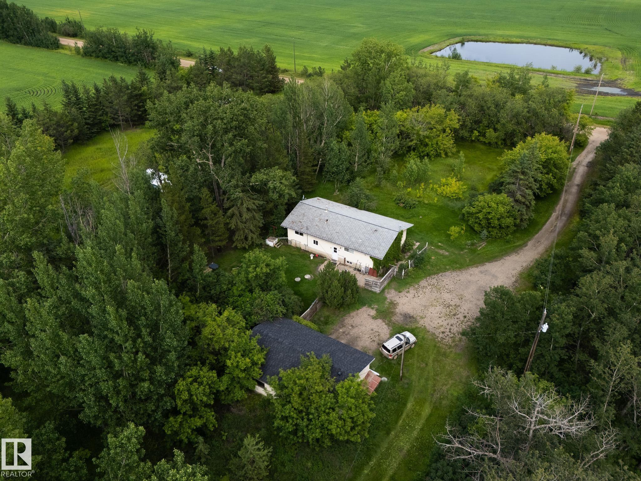 Photo 13 at 57518 Rge Road 213, None, Rural Sturgeon County