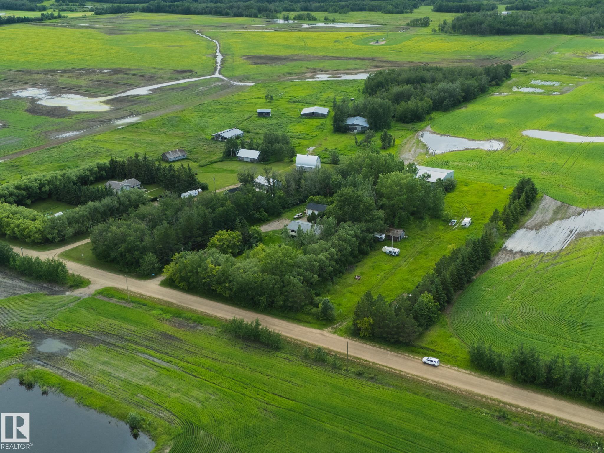 Photo 17 at 57518 Rge Road 213, None, Rural Sturgeon County