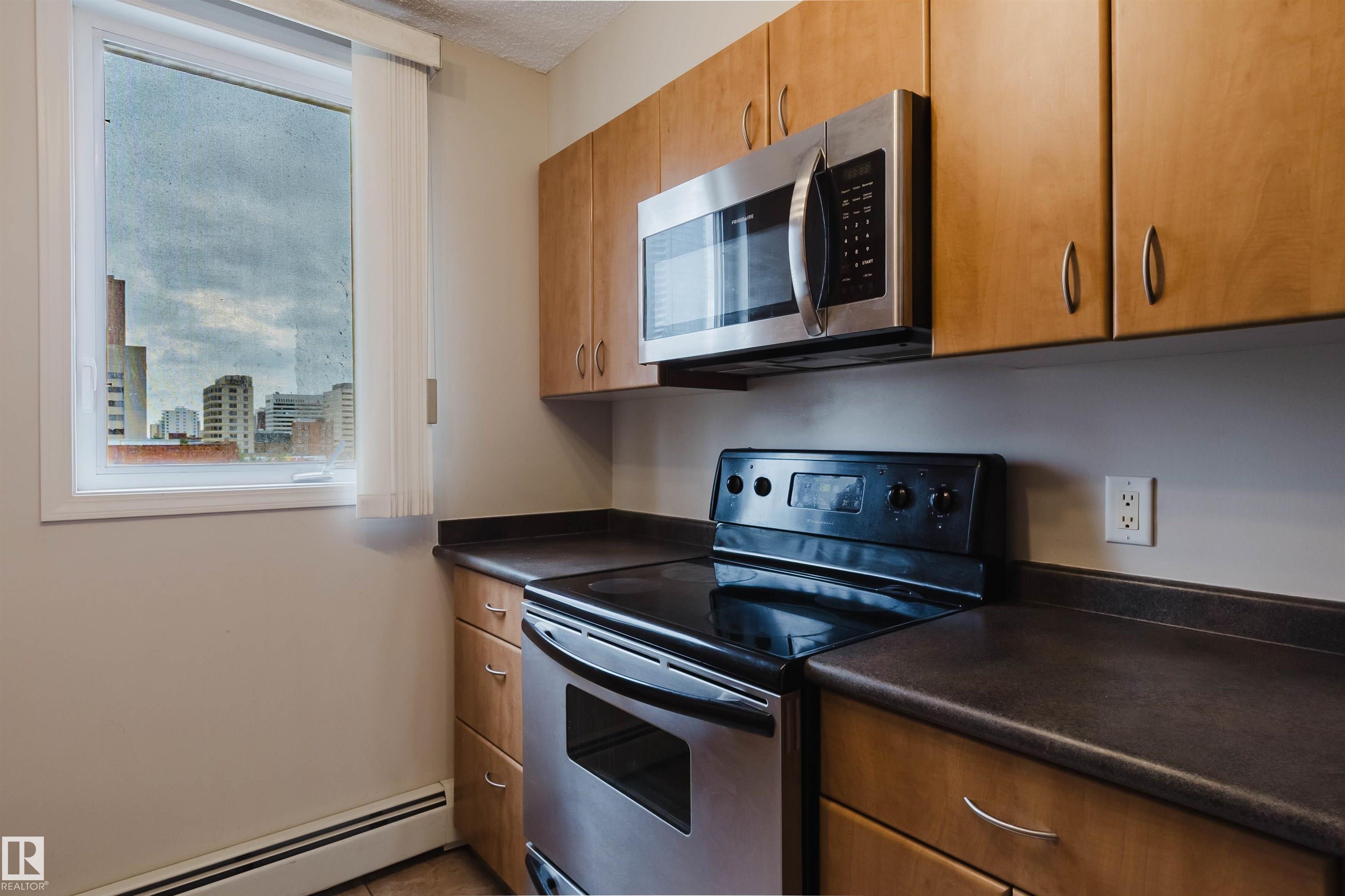 https://zimg.paragon.ice.com/ParagonImages/Property/PM/RAE/225410621/13/0/0/37fedd9e63df0670432ae6723969c87b/1/7dc93c3d2f67d04ce0fcc22c92de75f6/225410621-0c224a6b-5cfc-4f37-9054-6bb12e5146ce.JPG
