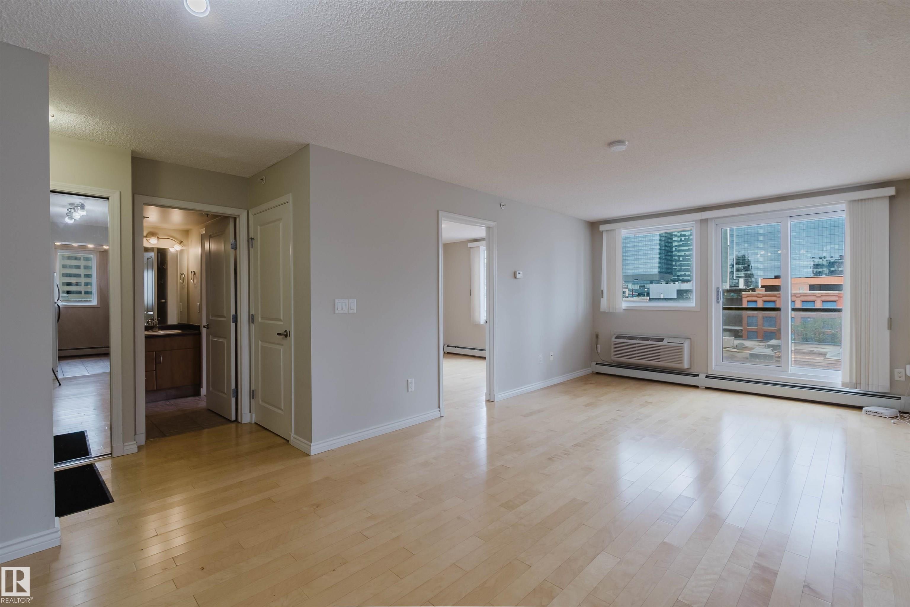 https://zimg.paragon.ice.com/ParagonImages/Property/PM/RAE/225410621/9/0/0/ff14ba958319e3a3308416f581b99cea/1/7dc93c3d2f67d04ce0fcc22c92de75f6/225410621-92f69976-9042-4176-a834-d7ec0ba0a023.JPG