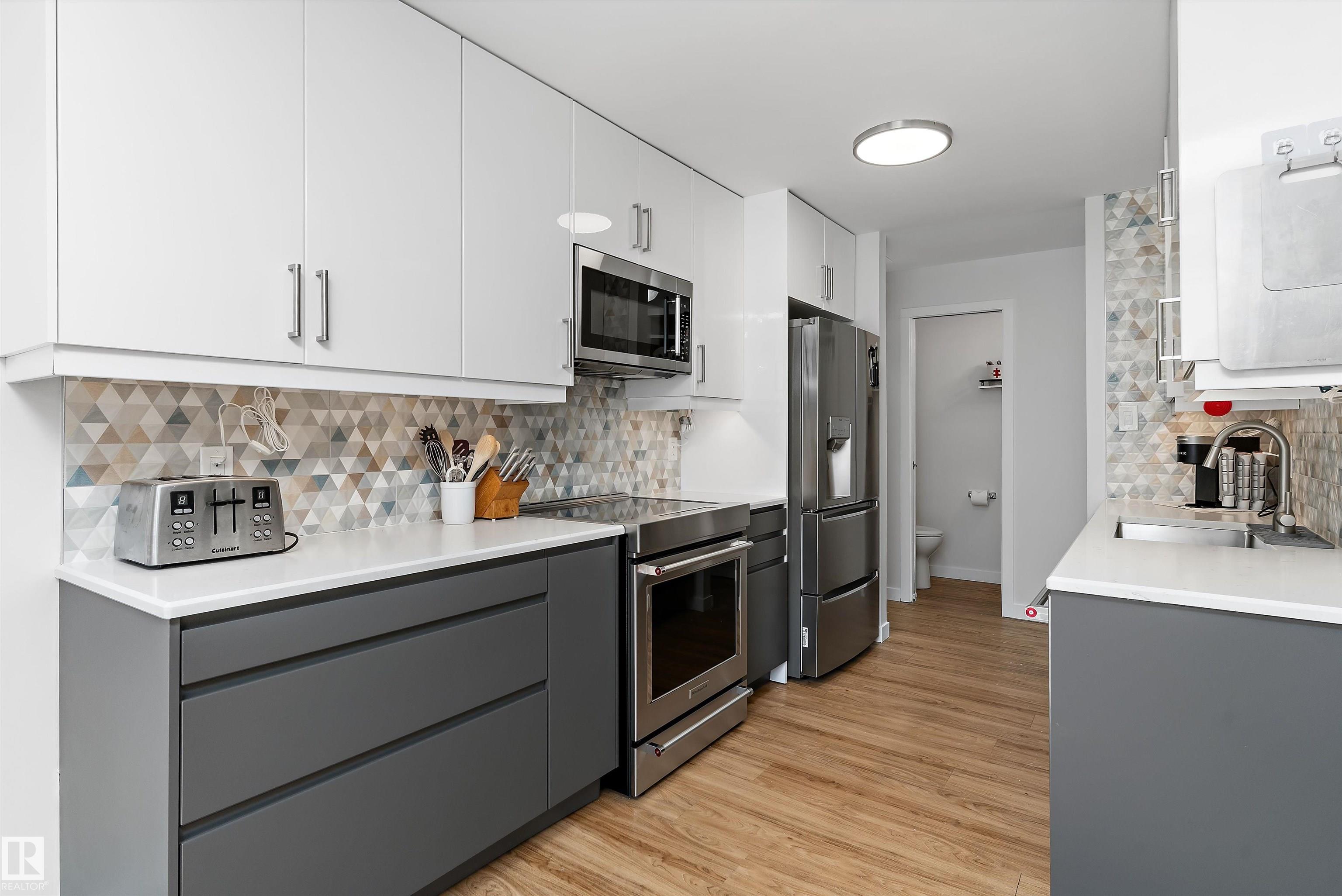 Photo 11 at 14F Twin Terrace NW, Tweddle Place, Edmonton