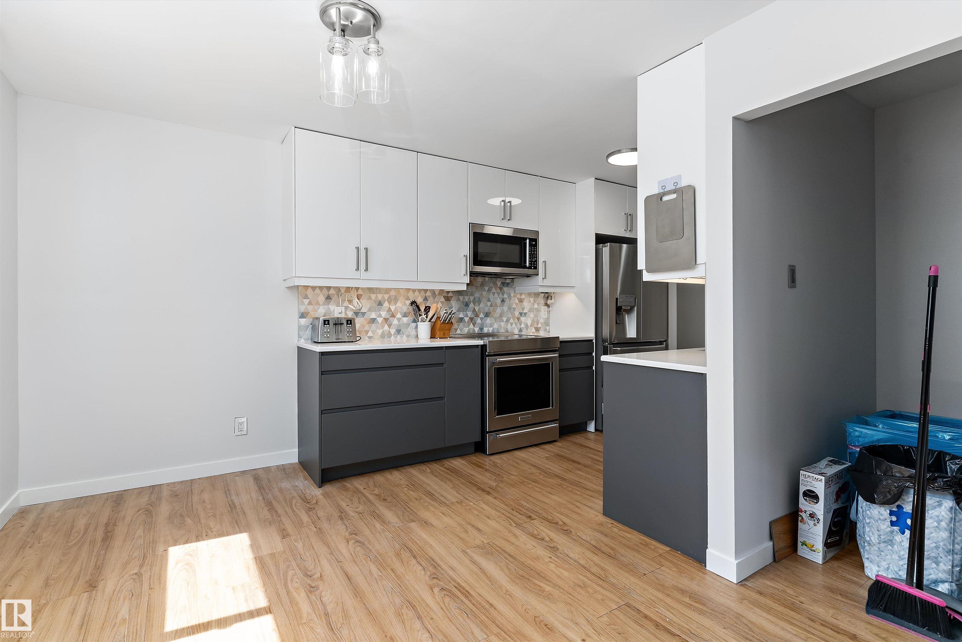 14F Twin Terrace NW, Tweddle Place, Edmonton
