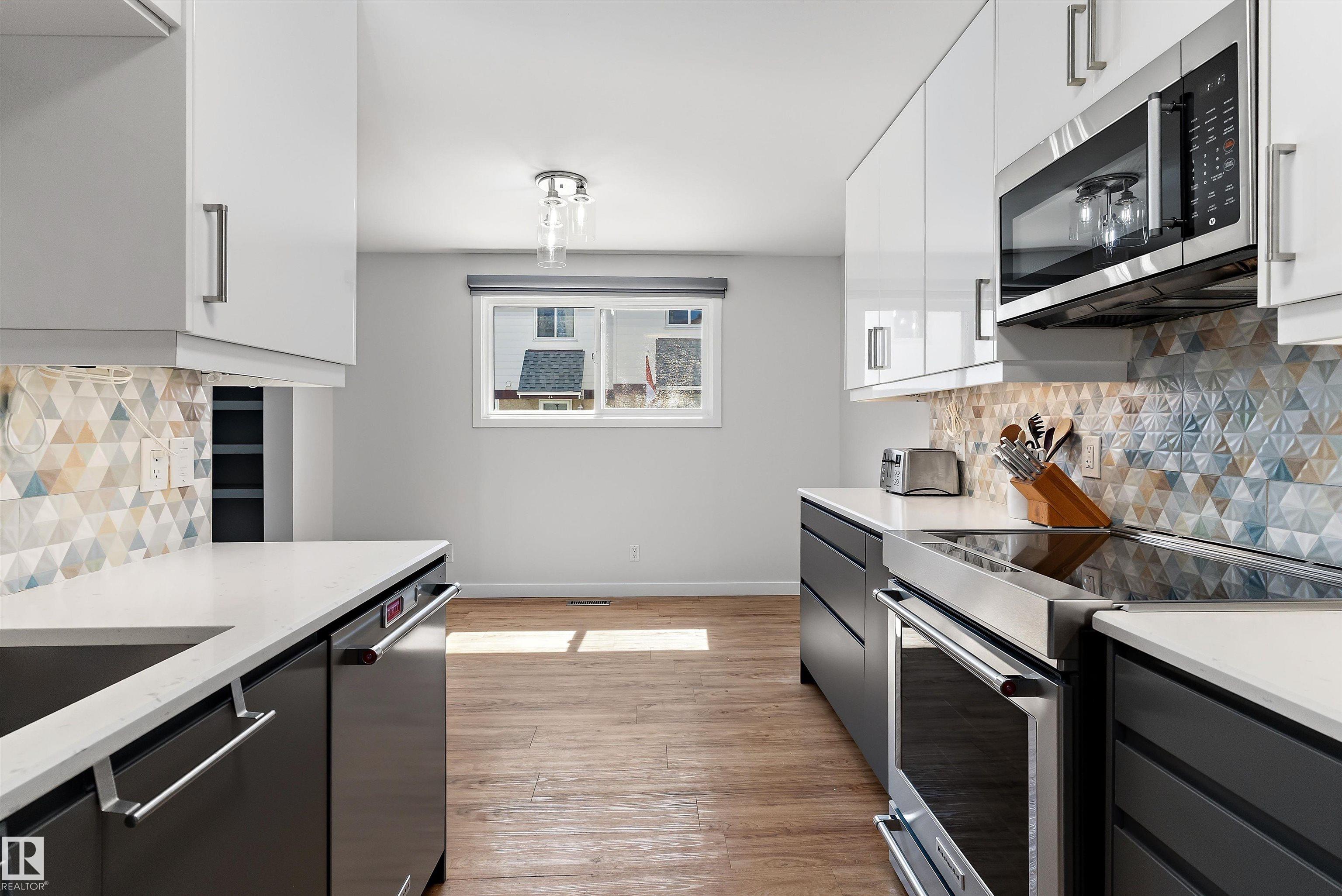 Photo 10 at 14F Twin Terrace NW, Tweddle Place, Edmonton