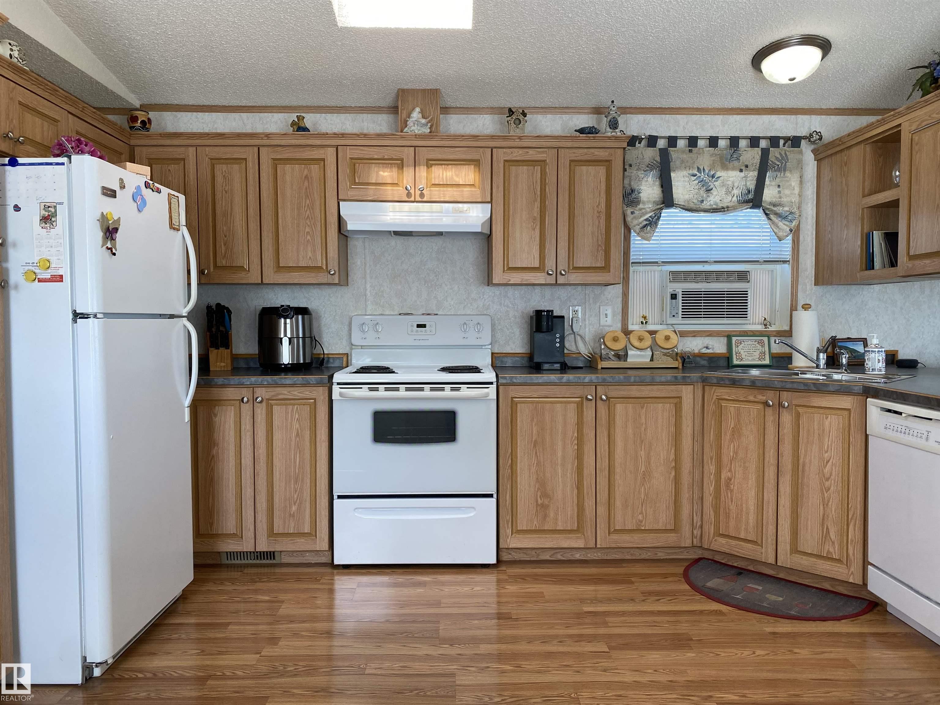 Picture for 320 Evergreen PA NW