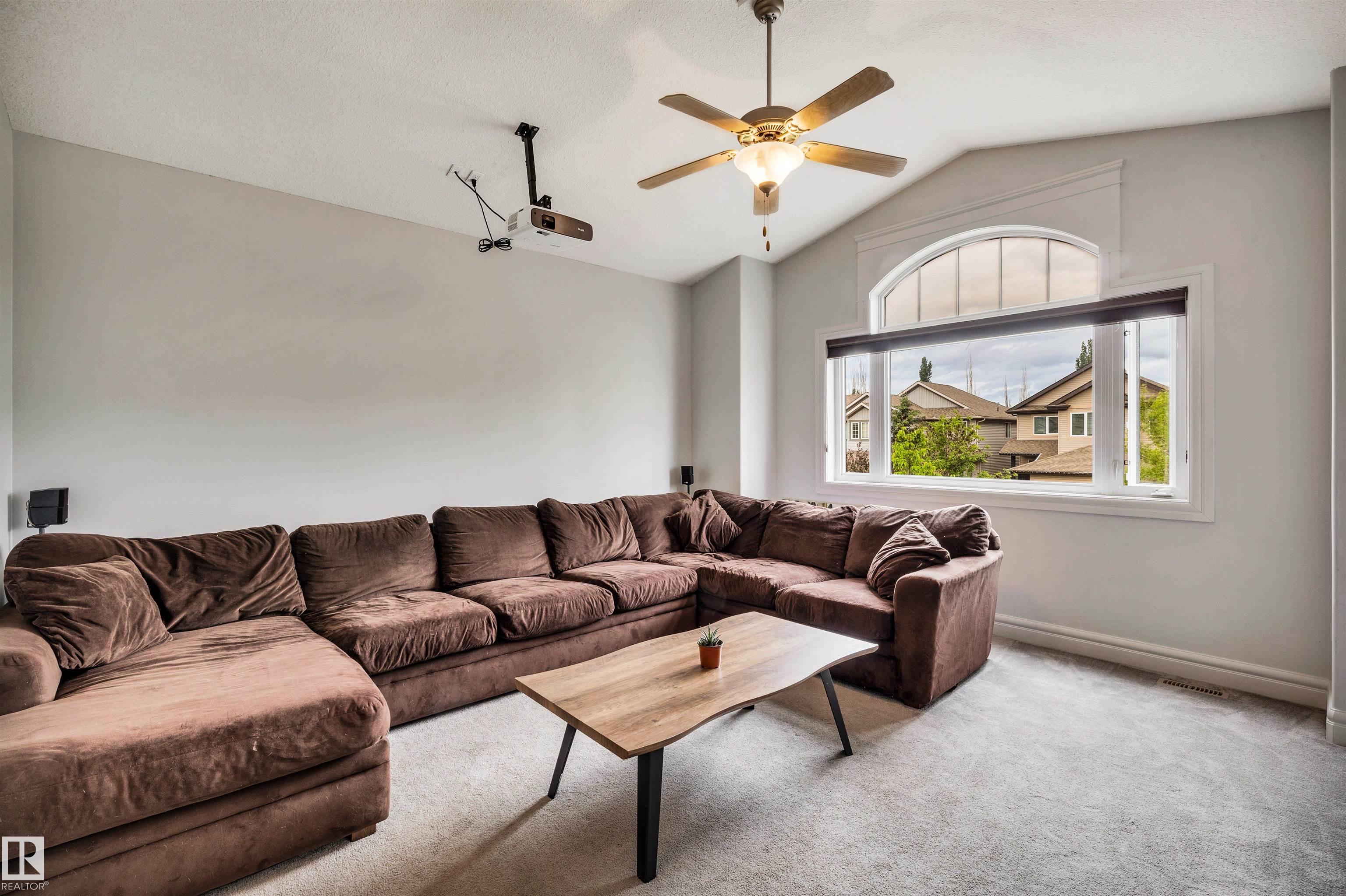 https://zimg.paragon.ice.com/ParagonImages/Property/PM/RAE/225410648/27/0/0/bffcca8b0a05fdaa9a4f71bce1167ad9/1/552145e3159c434706861791e6b6cd6d/225410648-1F9BF175-43D3-47FC-B61D-3E8C1361010E.JPG