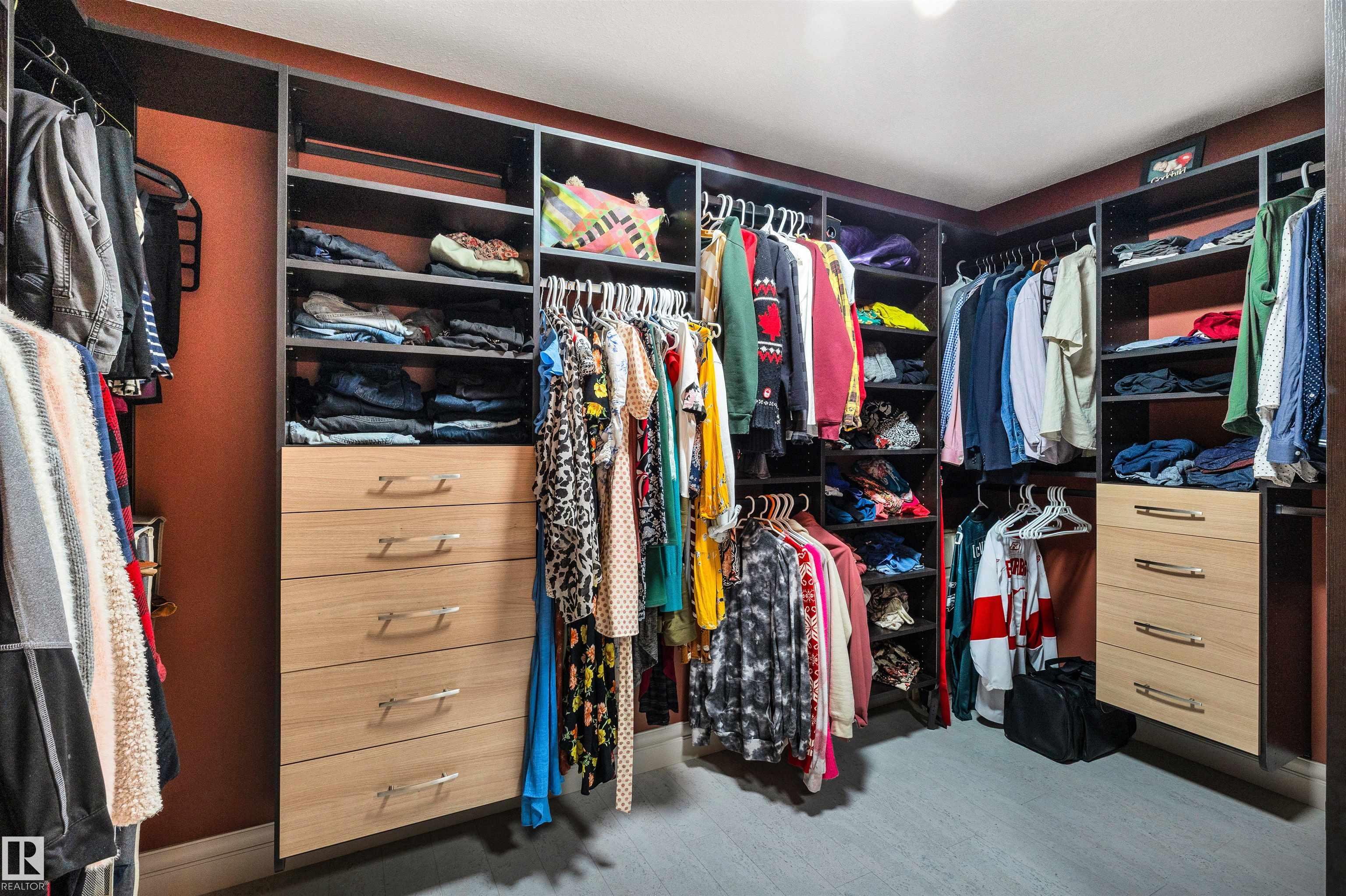 https://zimg.paragon.ice.com/ParagonImages/Property/PM/RAE/225410648/39/0/0/4983bd69762a029b7a01d41be62a6965/1/552145e3159c434706861791e6b6cd6d/225410648-3C2A65A7-B903-4560-BBEC-8EB8E403514E.JPG