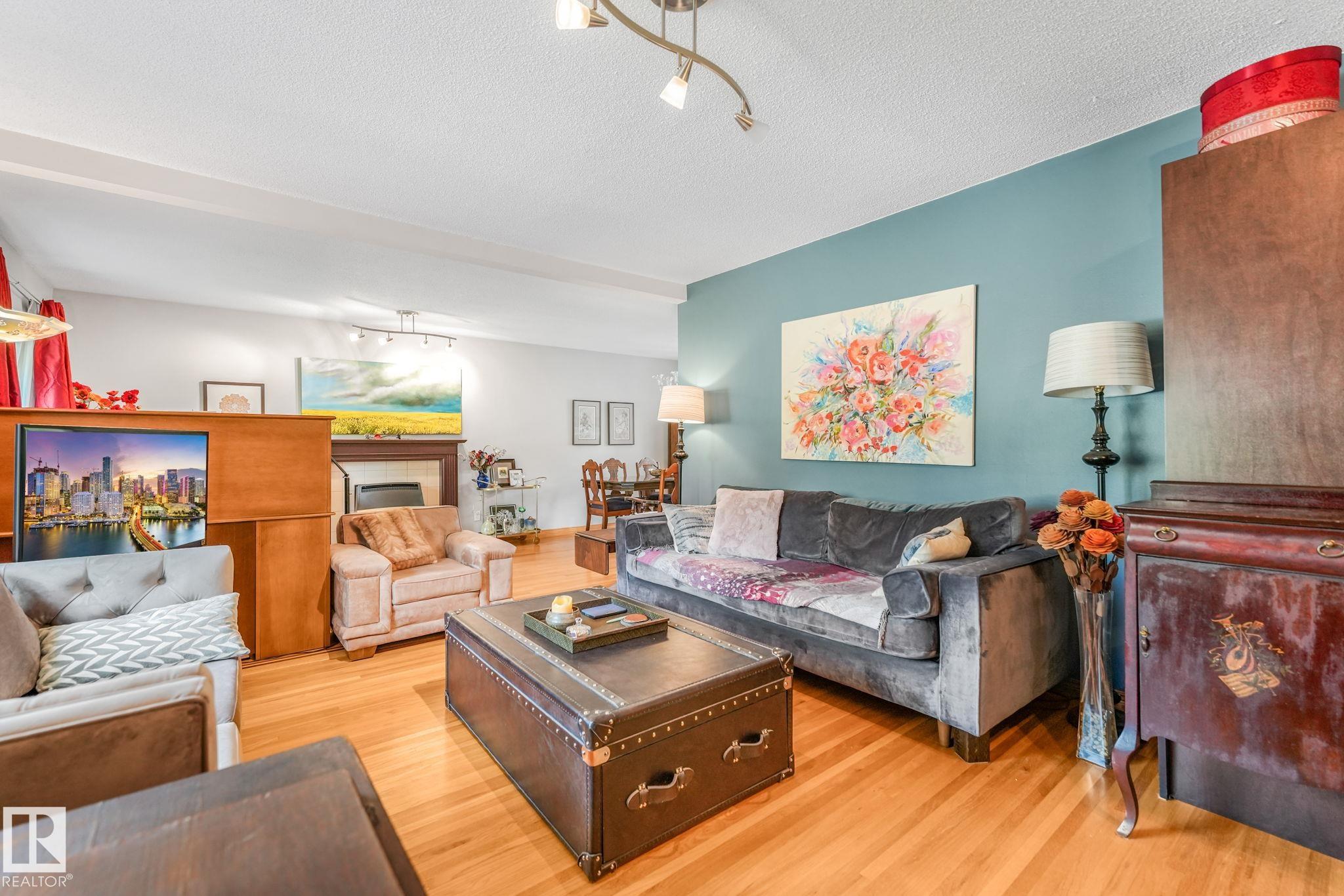 Photo 11 at 11422 70 Street NW, Bellevue, Edmonton