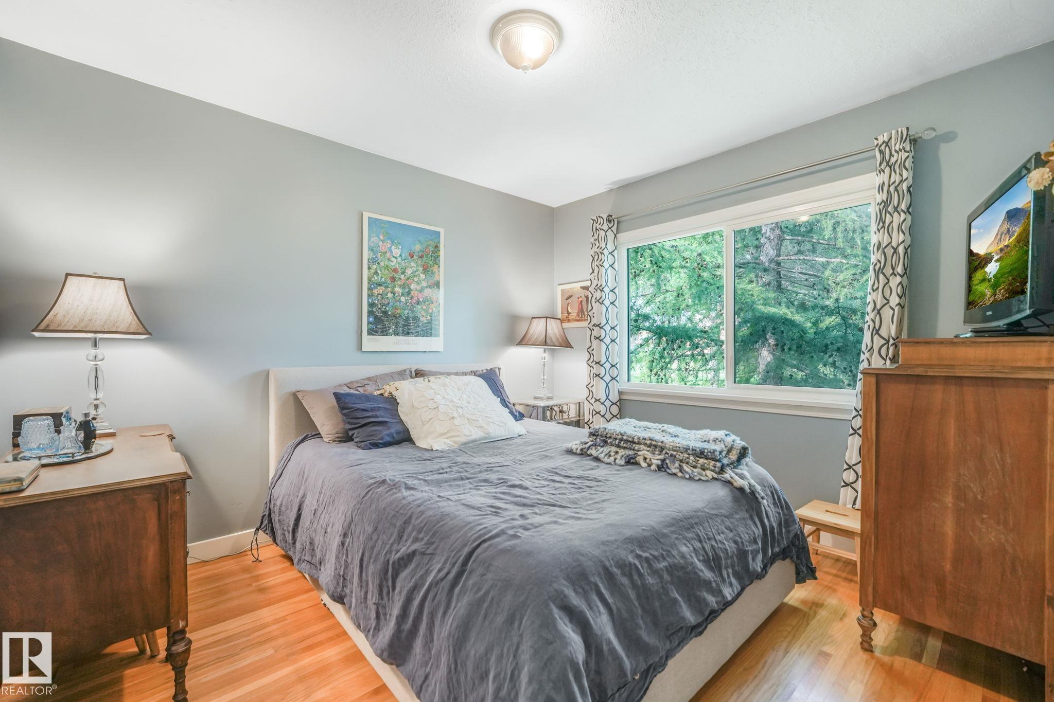 Photo 22 at 11422 70 Street NW, Bellevue, Edmonton