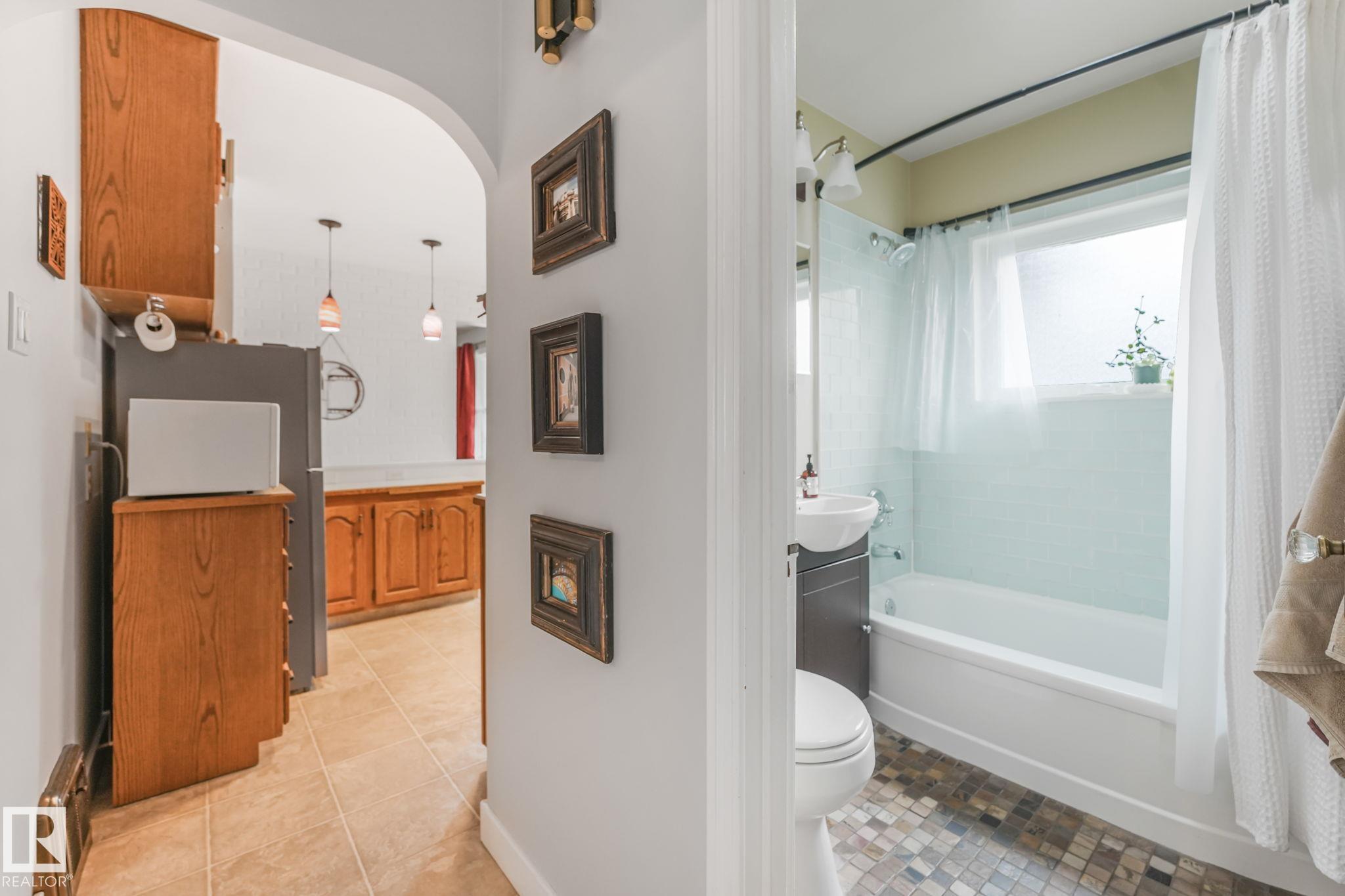 Photo 28 at 11422 70 Street NW, Bellevue, Edmonton