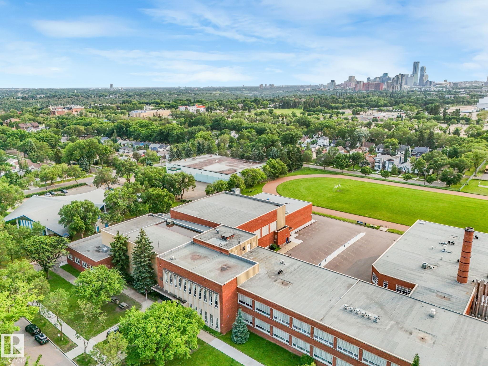 Photo 32 at 11422 70 Street NW, Bellevue, Edmonton