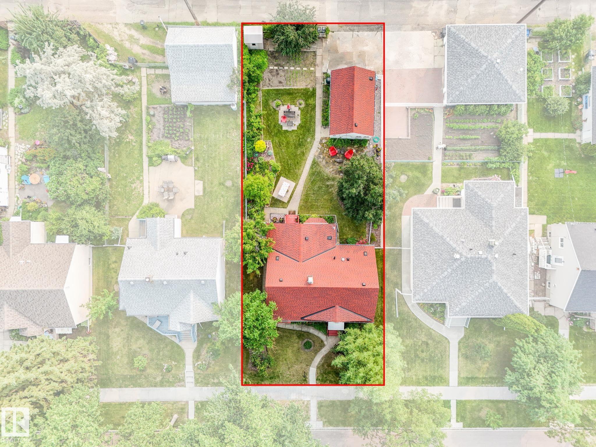 Photo 9 at 11422 70 Street NW, Bellevue, Edmonton