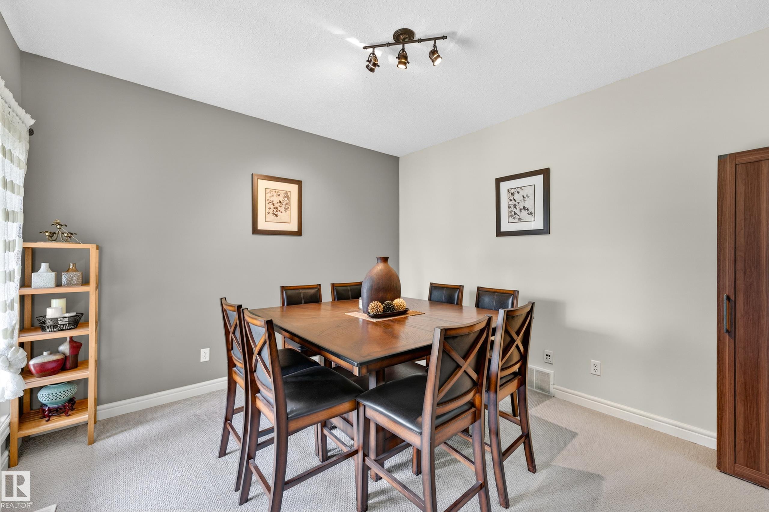 https://zimg.paragon.ice.com/ParagonImages/Property/PM/RAE/225410713/19/0/0/a739182bf6a1e2a22372e10998d4a4e8/1/700280ba867a8169a8e1c6e56e5d47fc/225410713-1fa6fcbe-7054-4333-ba48-5e3e277b8ee2.JPG