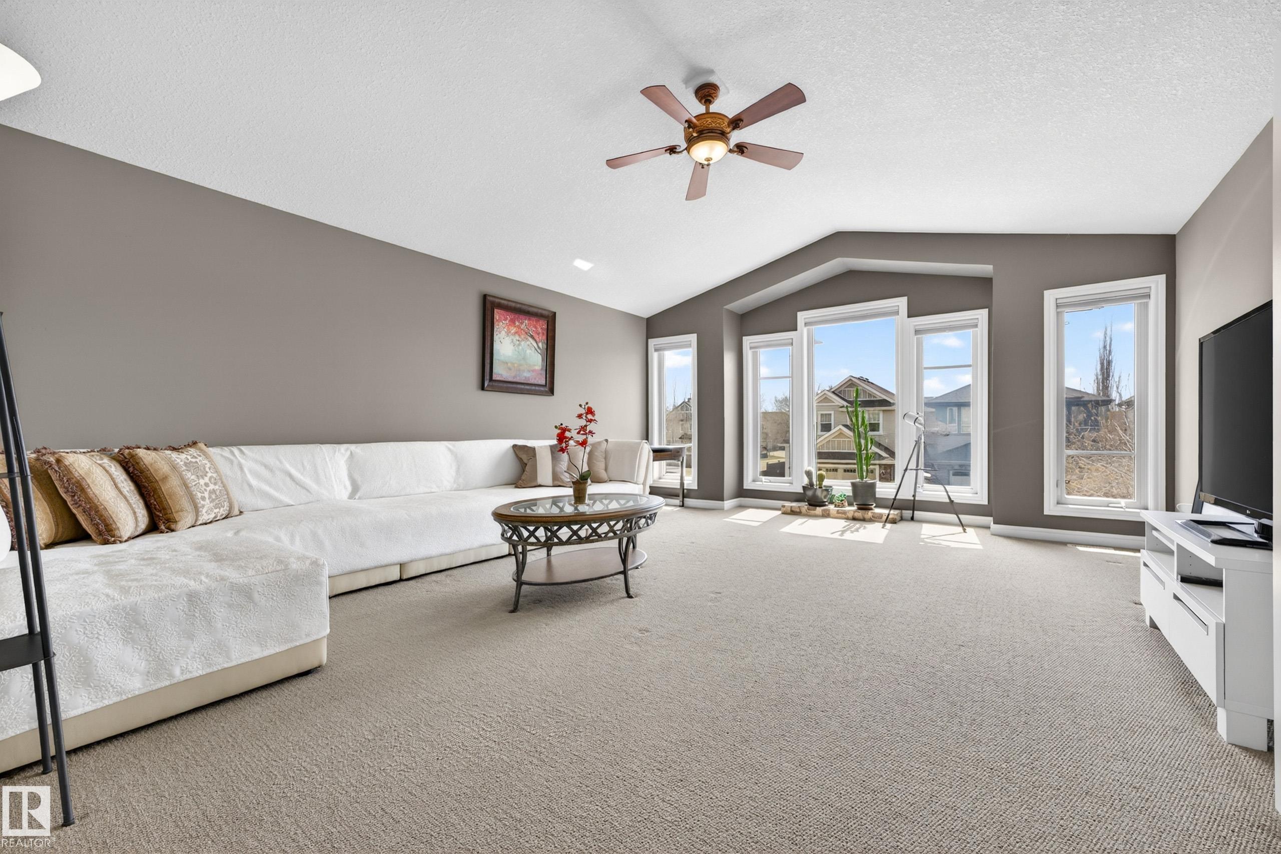 https://zimg.paragon.ice.com/ParagonImages/Property/PM/RAE/225410713/25/0/0/5265af7c68d5d091d6c7a705ad8d24d6/1/700280ba867a8169a8e1c6e56e5d47fc/225410713-eb656a8f-c95d-481e-9d69-74b9c2a718ca.JPG