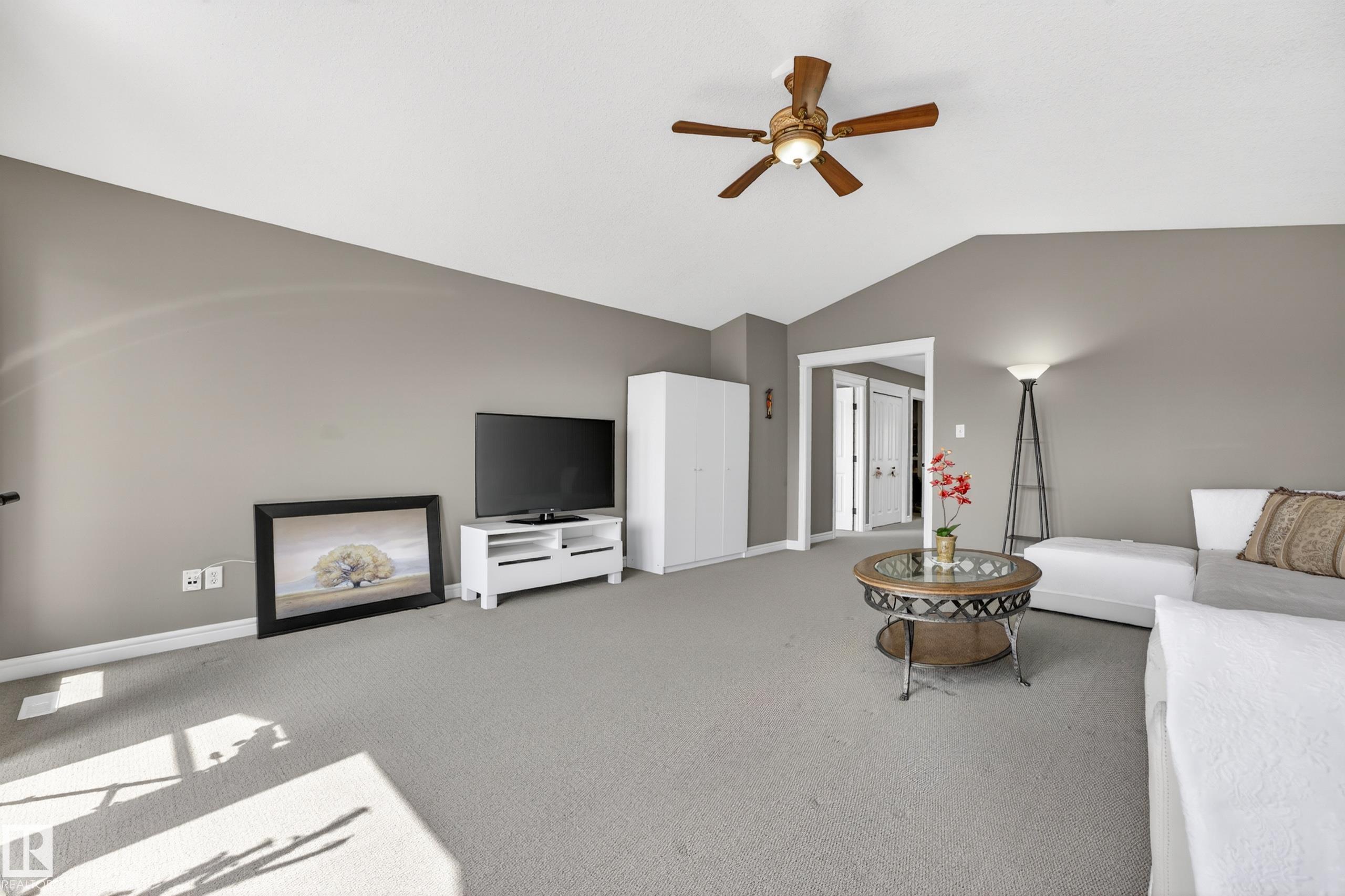 https://zimg.paragon.ice.com/ParagonImages/Property/PM/RAE/225410713/27/0/0/216ee7e86e85236eb57489c7cc393eff/1/700280ba867a8169a8e1c6e56e5d47fc/225410713-a6a594ce-7e4f-4282-857c-8c9bc7fd3a8f.JPG