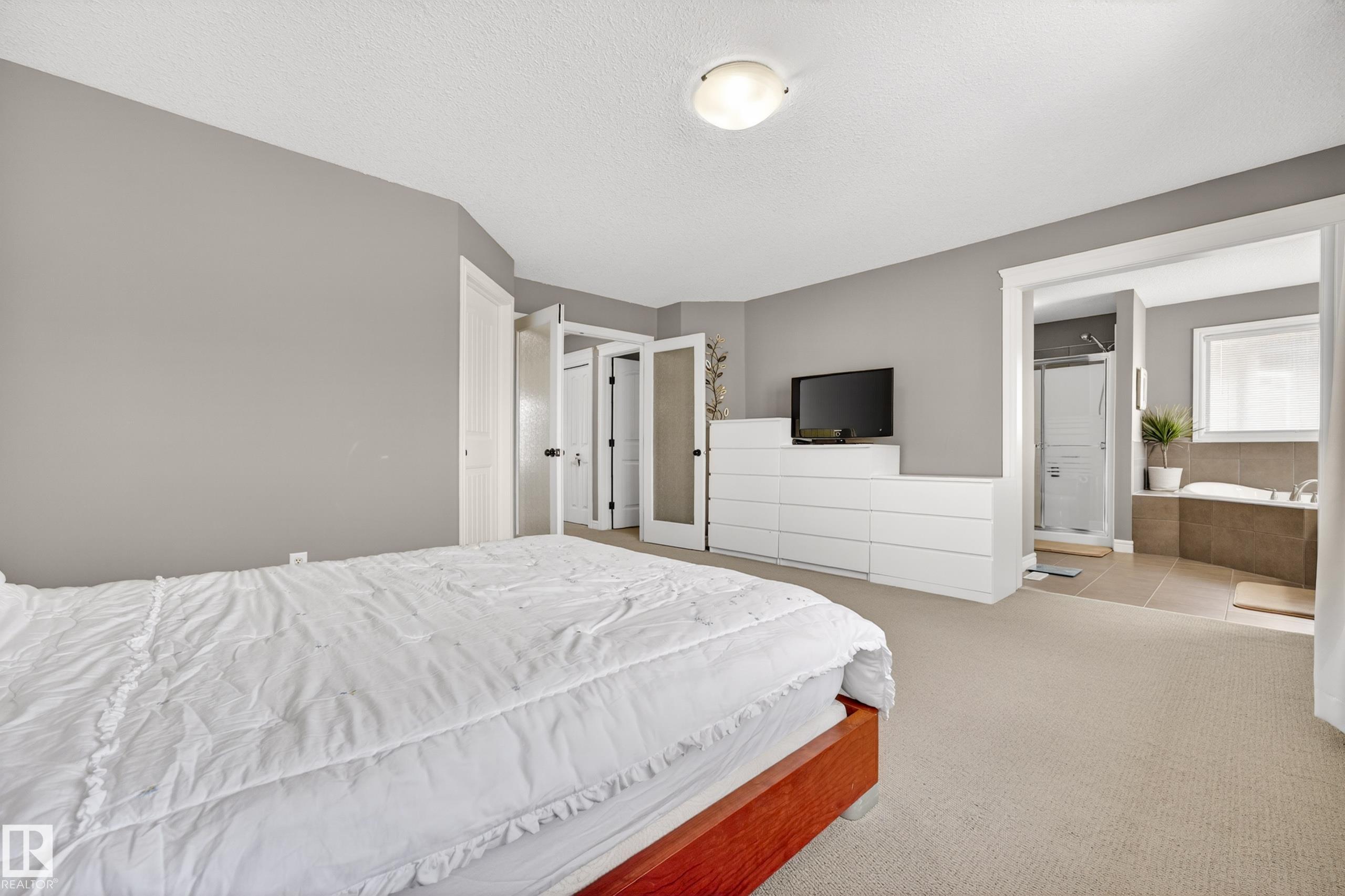 https://zimg.paragon.ice.com/ParagonImages/Property/PM/RAE/225410713/30/0/0/a11af96812f610b162ce292e7e12659e/1/700280ba867a8169a8e1c6e56e5d47fc/225410713-6a16df64-e709-486f-8595-48bc9220098a.JPG