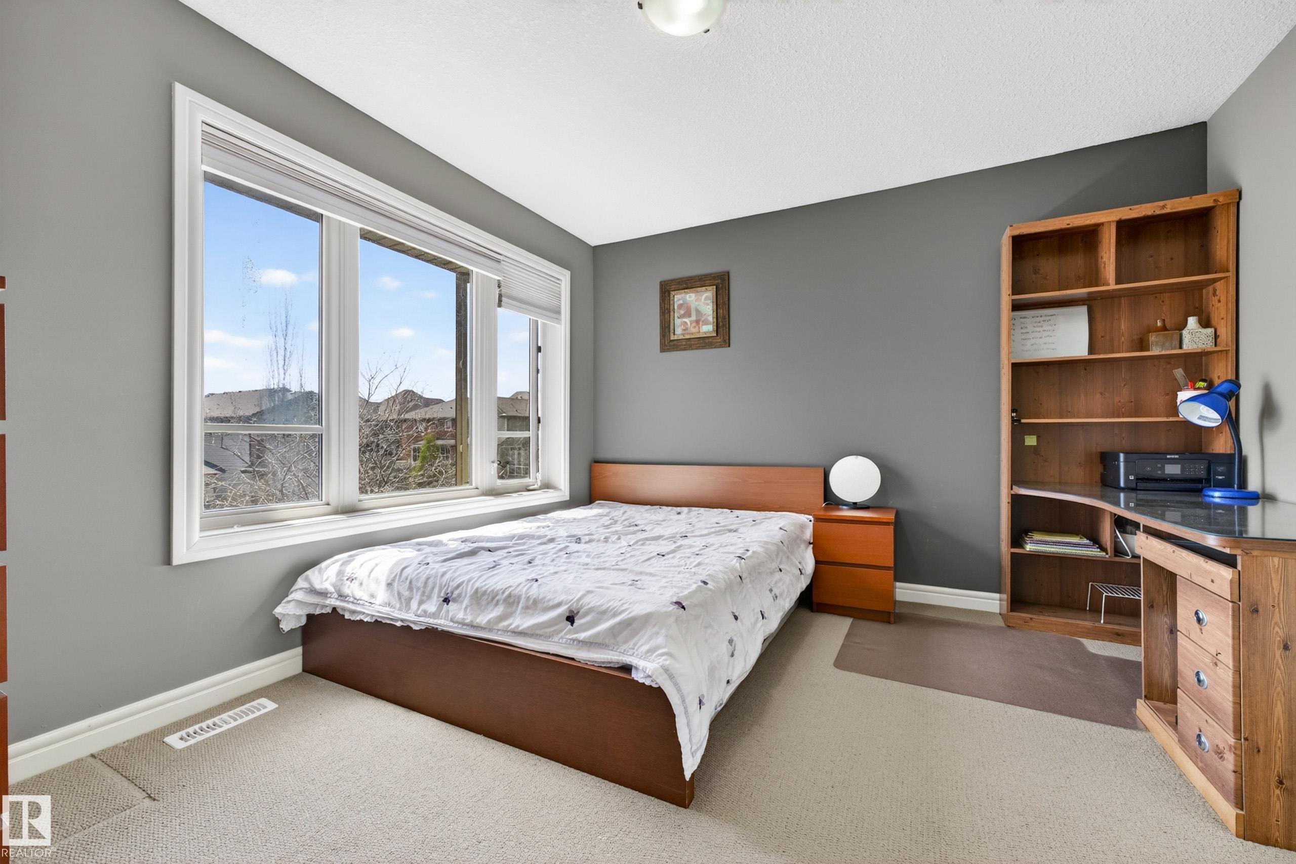 https://zimg.paragon.ice.com/ParagonImages/Property/PM/RAE/225410713/34/0/0/95690ef960f78ef40dd5560488d34594/1/700280ba867a8169a8e1c6e56e5d47fc/225410713-1cd34fea-0be5-4026-8a44-10cc457c3d3c.JPG