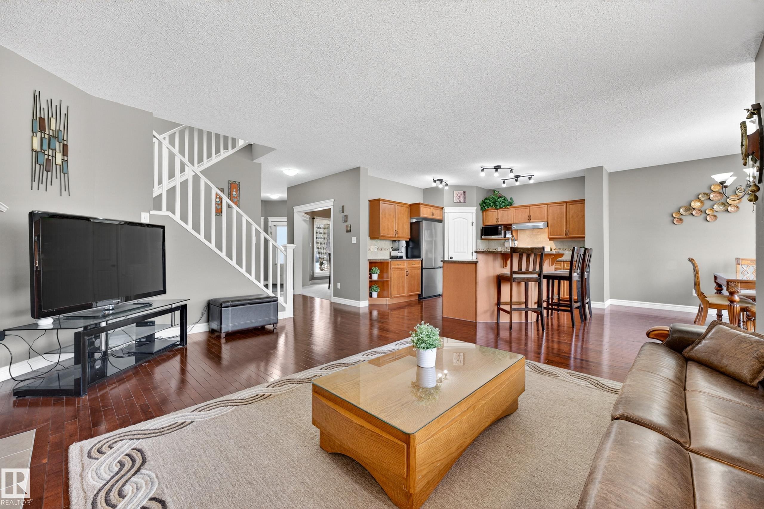 https://zimg.paragon.ice.com/ParagonImages/Property/PM/RAE/225410713/9/0/0/5aae752f958169f554e76a99cf45b749/1/700280ba867a8169a8e1c6e56e5d47fc/225410713-cfce54d7-a154-49b9-bba1-3c758a236e4d.JPG