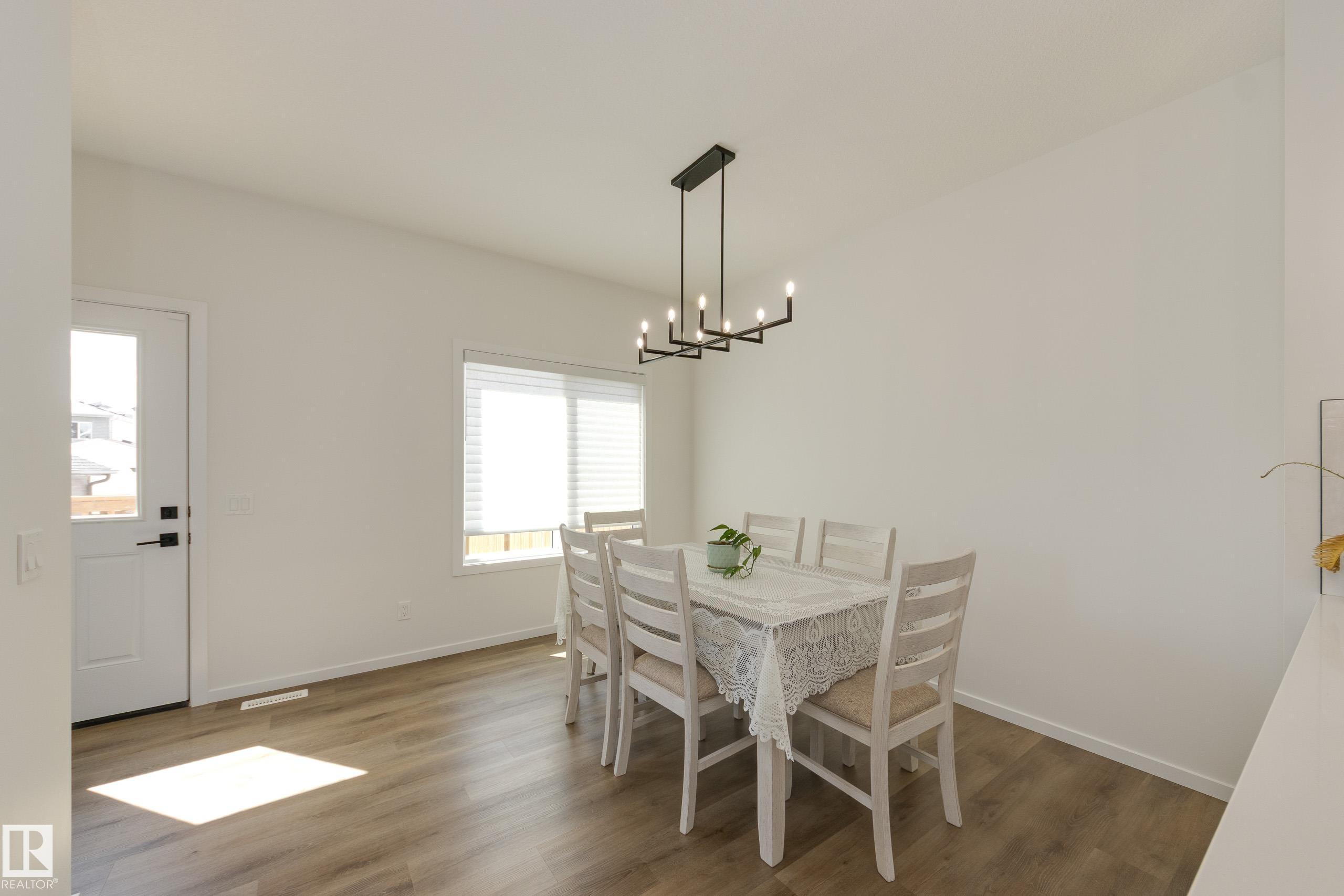 https://zimg.paragon.ice.com/ParagonImages/Property/PM/RAE/225410714/11/0/0/4db53b29dc8cb7b9a1380c54e4886ab8/1/e3cd73a663b3a1fccefa6686ed723a90/225410714-8d6a92af-bd5a-429d-be8b-8d321eb25d1b.JPG